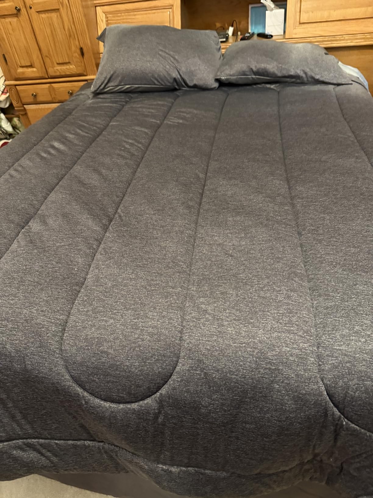 Bedsure Queen Comforter Set, Reversible Cooling & All-Season Bedding, Black | All-Season Use, 4 Corner Loops, Ultra-Soft Nylon-Polyester Blend, Gentle on Skin, Box-Stitched Secures Filling, OEKO-TEX customer photo 2
