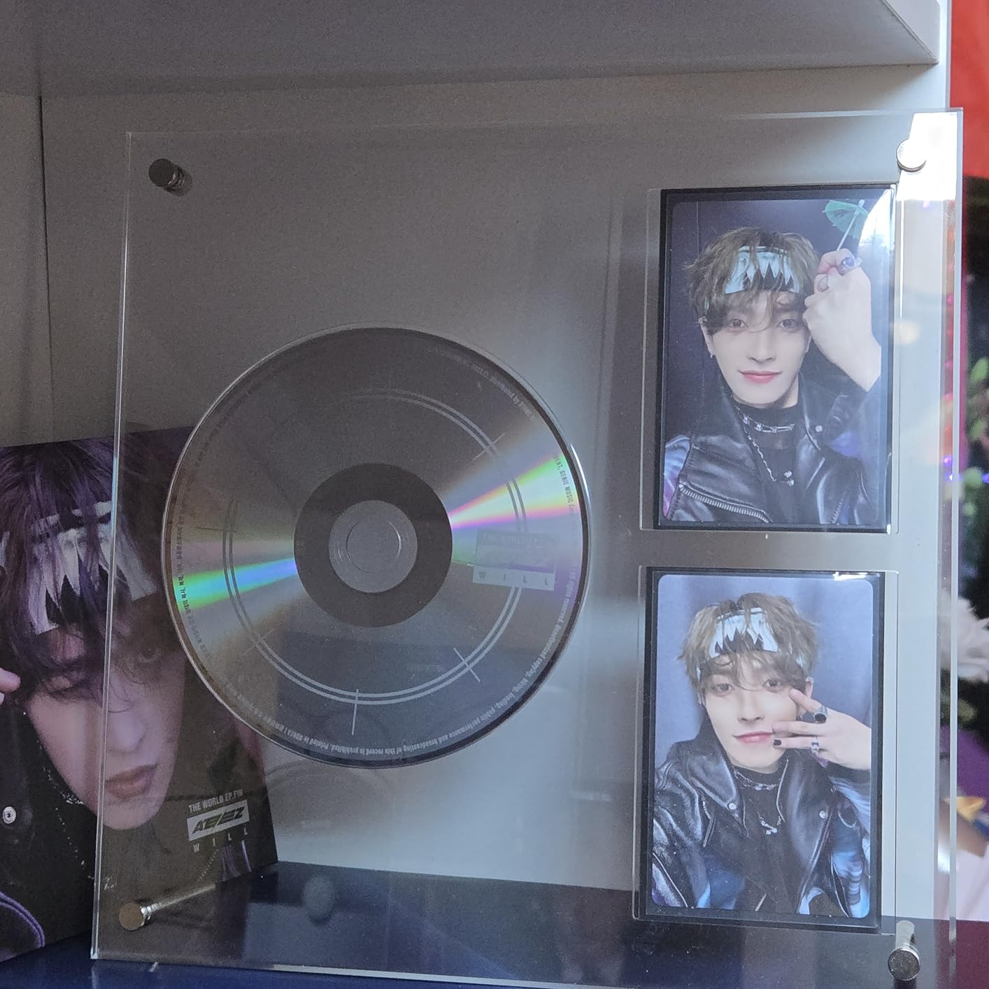 Photocard and CD Holder Stand, Acrylic Ablum Standing Display, 66 x 91 mm Card Cares Ultra Clear Trading Cases Protectors for Kpop Photocard Baseball Basketball Card Display (1 CD & 2 Cards) customer photo 2