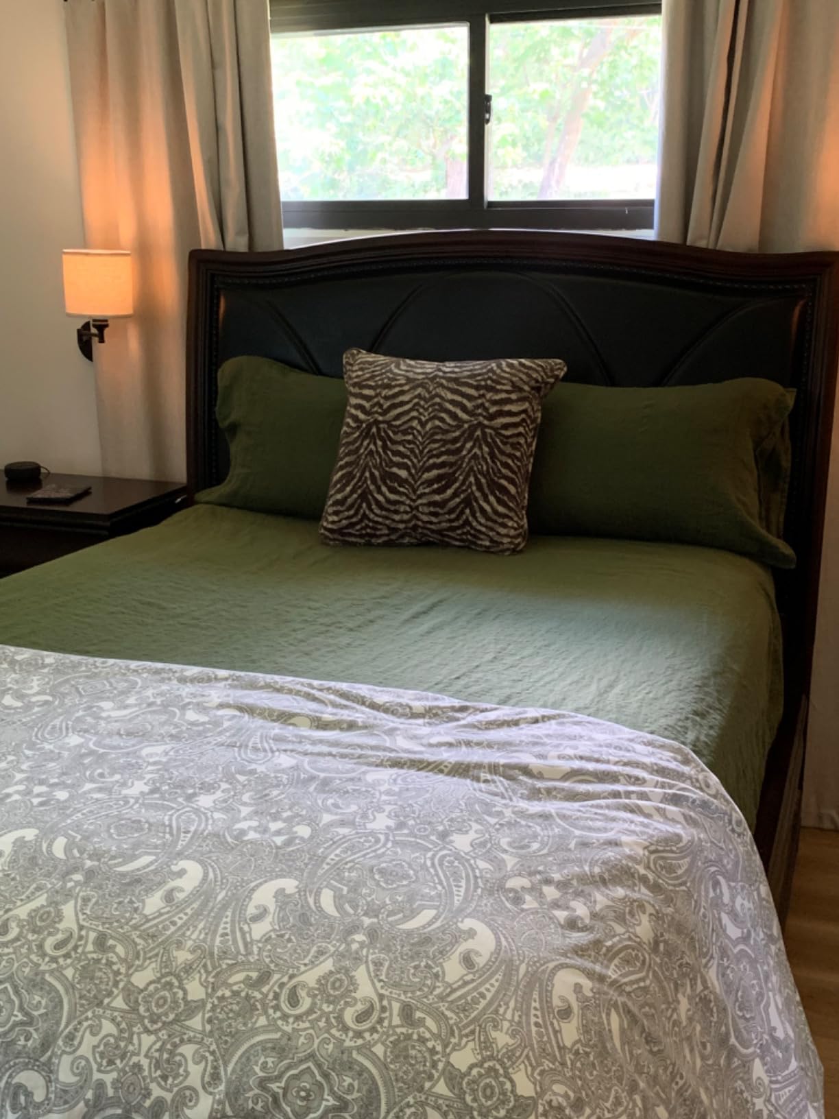 EVERLY Linen Queen Sheets Set, 100% Stonewashed French Linen Bed Sheets Deep Pocket Sheets, 4 Pieces (1 Flat Sheet, 1 Fitted Sheet, 2 Pillowcases) Natural Flax Bedding Set-Mossy Green customer photo 1