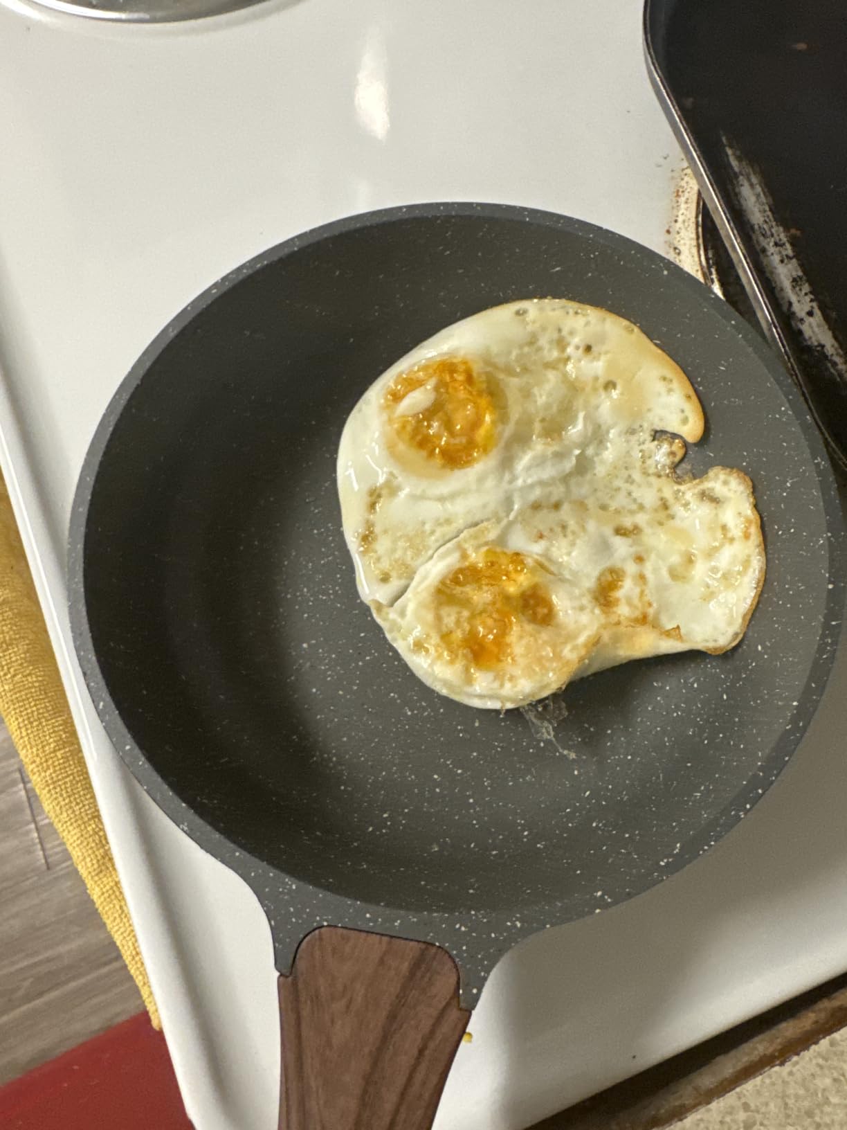 SENSARTE Nonstick Ceramic Frying Pan Skillet, 8 Inch Omelet Pan, Healthy Non Toxic Chef Pan, Induction Compatible Egg Pan with Heat Resistant Handle, PFAS-Free, White customer photo 1