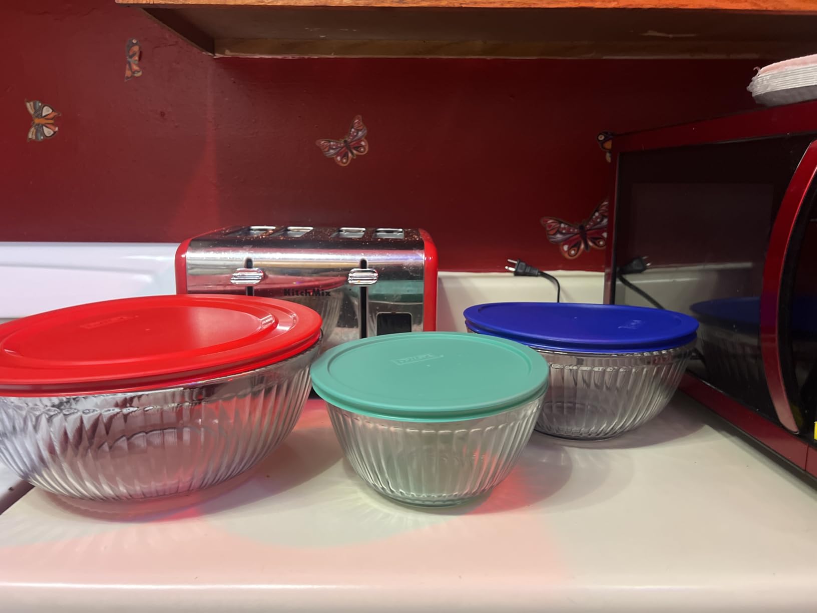 Pyrex Sculpted (3-Pack) Glass Mixing Bowls Set With Plastic Lids customer photo 2