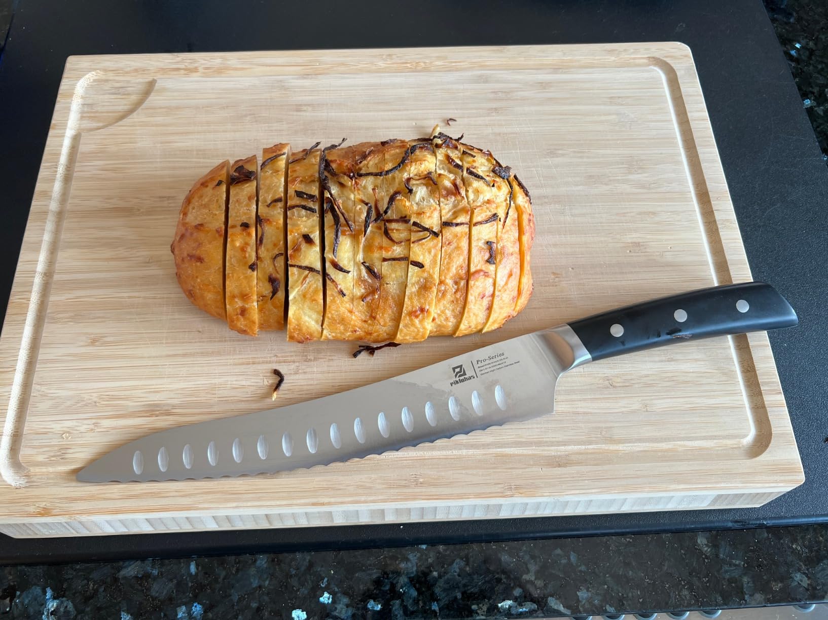 Piklohas Resharpenable Bread Knife for Homemade Bread, 10 Inch Serrated Sourdough Knife with Offset Handle, Innovative Wavy Edge for Clean Slices Crusty Bread, Bagels, Pineapple & Tomatoes, Gift Box customer photo 1