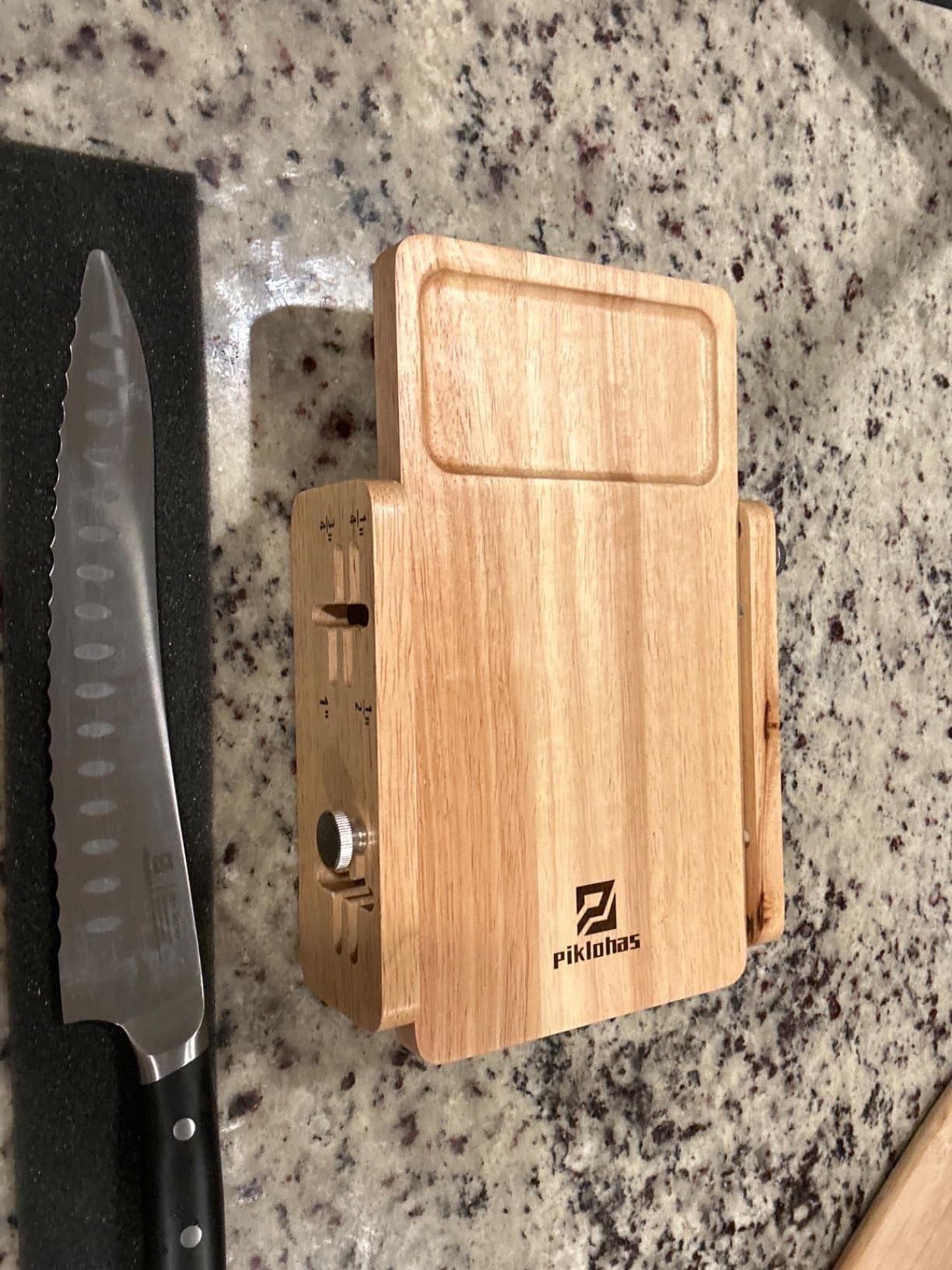 Piklohas Resharpenable Bread Knife for Homemade Bread, 10 Inch Serrated Sourdough Knife with Offset Handle, Innovative Wavy Edge for Clean Slices Crusty Bread, Bagels, Pineapple & Tomatoes, Gift Box customer photo 2