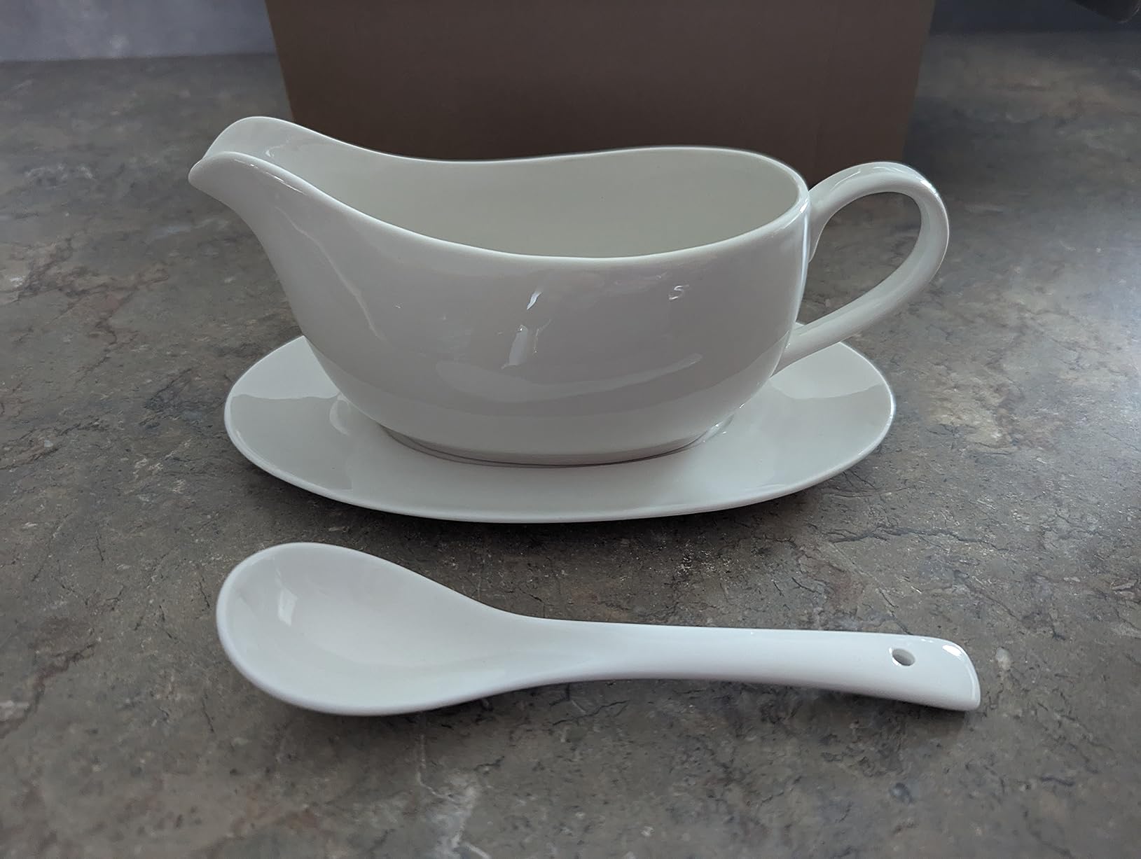 Qlans Gravy Boat With Ladle and Saucer 17 Oz,Ceramic Sauce Boat with Tray for Salad Dressings Milk,Warming Sauces,Creamer,Broth,Black Pepper,White (1 PCS New Gravy Boat With Ladle and Saucer) customer photo 2