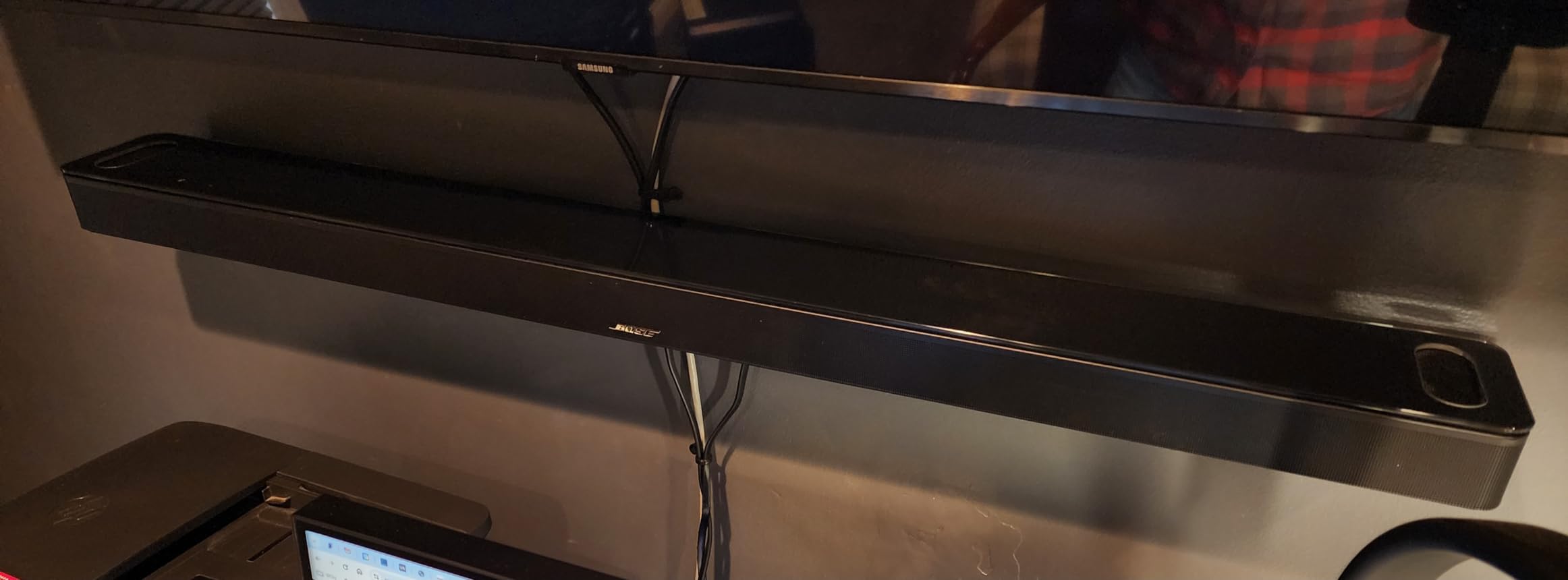 Bose Smart Ultra Dolby Atmos Soundbar, All-in-One Surround Sound System for TV, A.I. Dialogue Mode, Alexa and Google Voice Control, HDMI eARC, Black customer photo 1