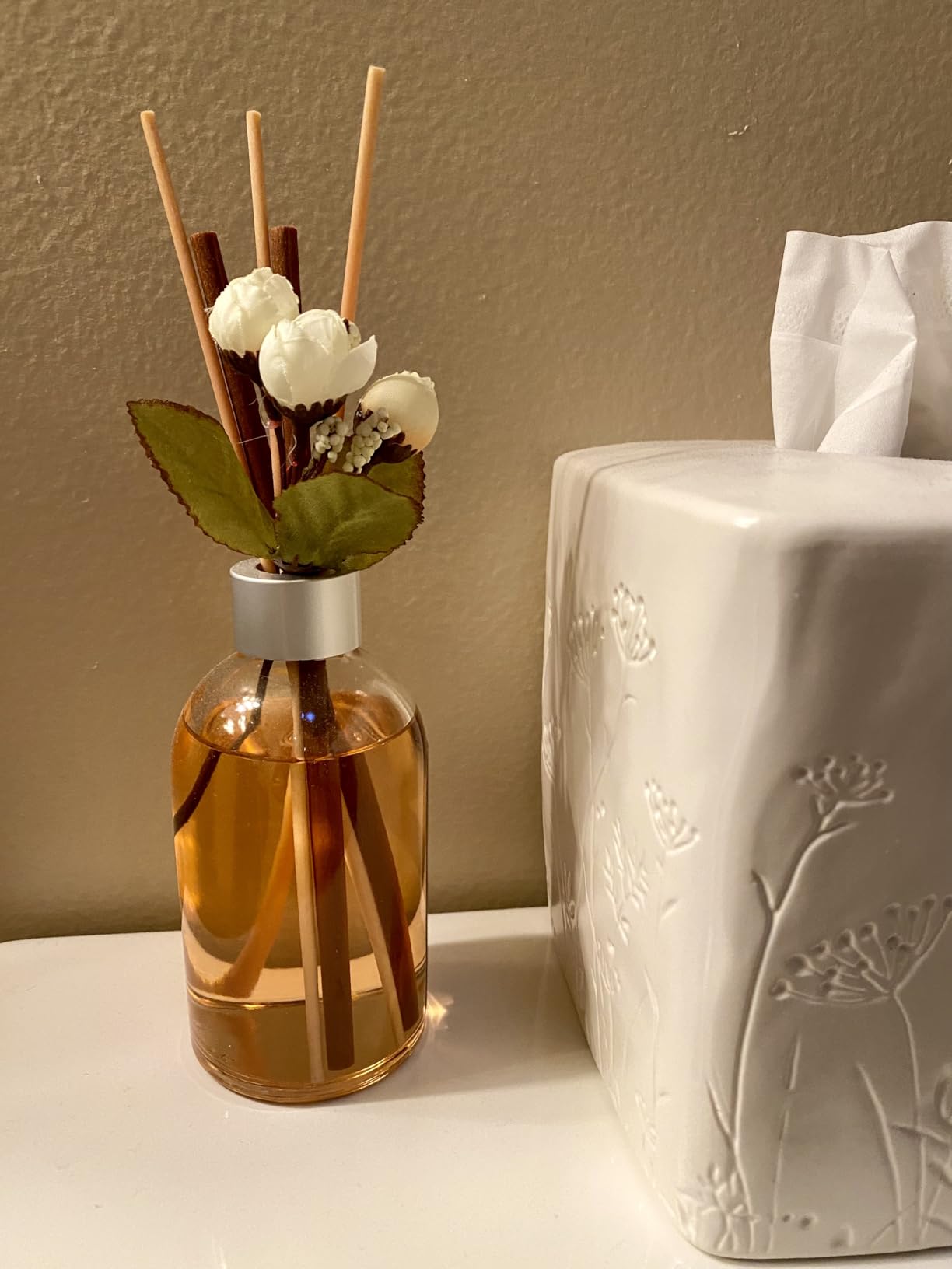 Aronica Cinnamon Scent Diffuser Kitchen, Office Decorations Cinnamon Vanilla Scent Flower Reed Diffuser, Christmas Room Stick Scent, Work Cubicle Scent, Korean Kitchen Window Decor, Air Freshener customer photo 1