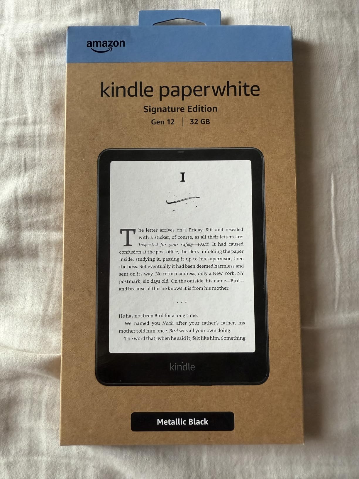 Amazon Kindle Paperwhite Signature Edition 32GB (newest model) - 20% faster with auto-adjusting front light, wireless charging, and weeks of battery life - Metallic Black customer photo 2