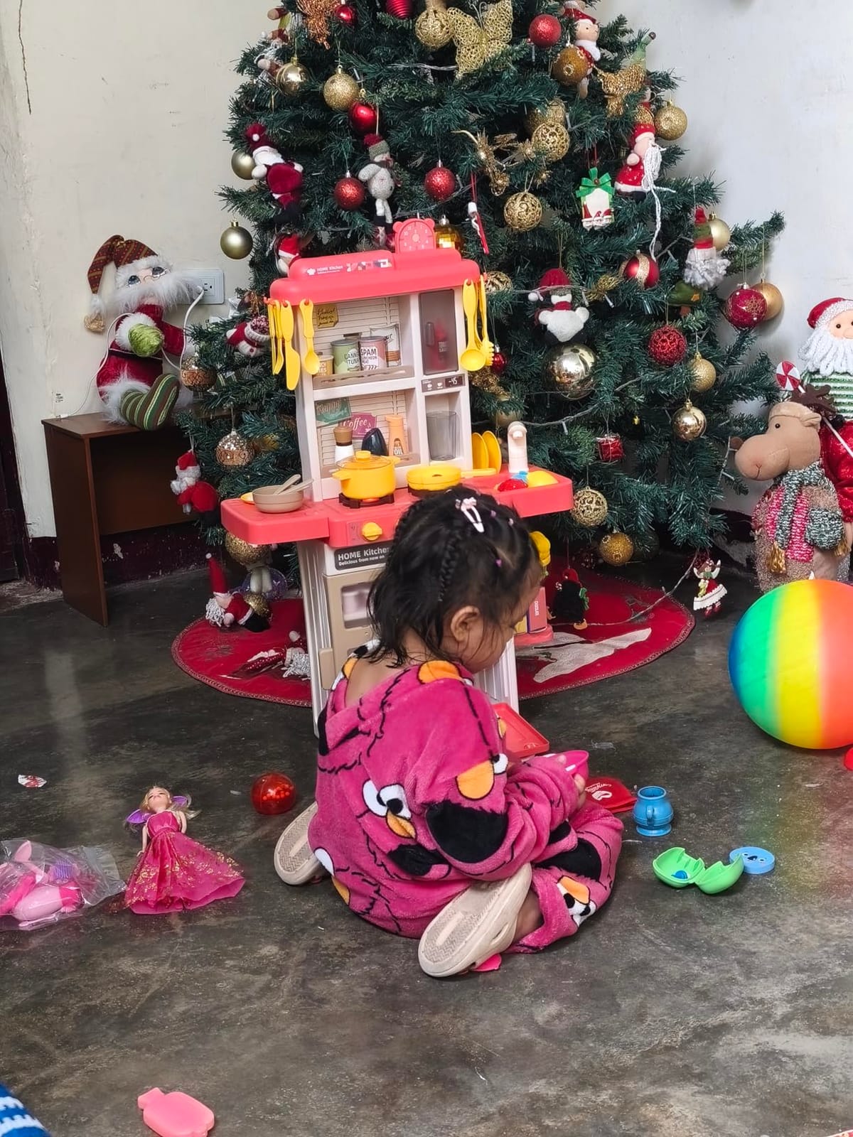 Kids Kitchen Play Set，Interactive Kids Kitchen Play Set with 50Pcs of Pretend Kitchen Toys，Realistic Sound Effects，and Simulated Functionality - Suitable for Toddlers Aged 3-5 Years(Pink) customer photo 1