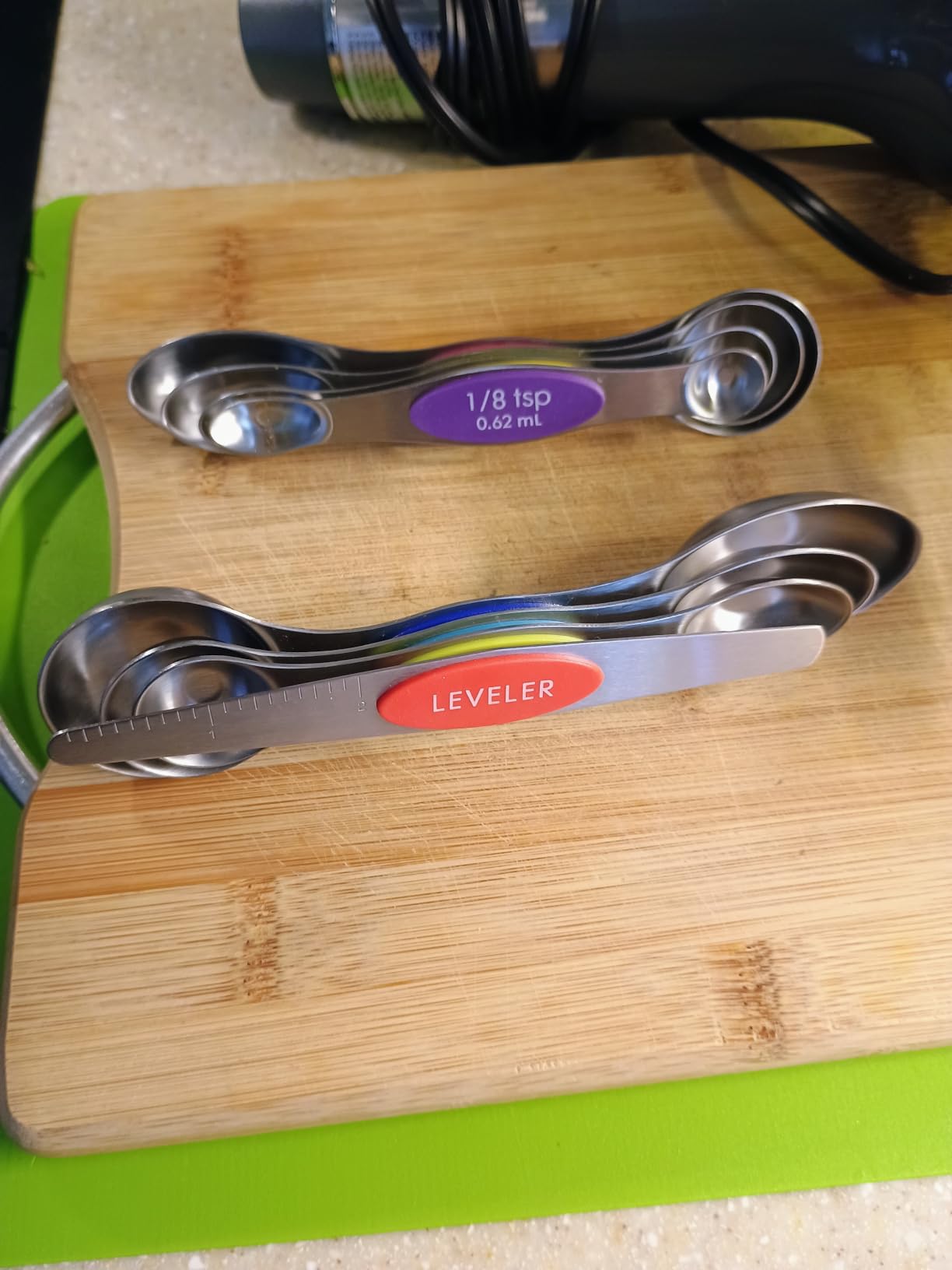 ChefAide Set of 8 Magnetic Measuring Spoons, Stainless Steel, Dual Sided customer photo 2