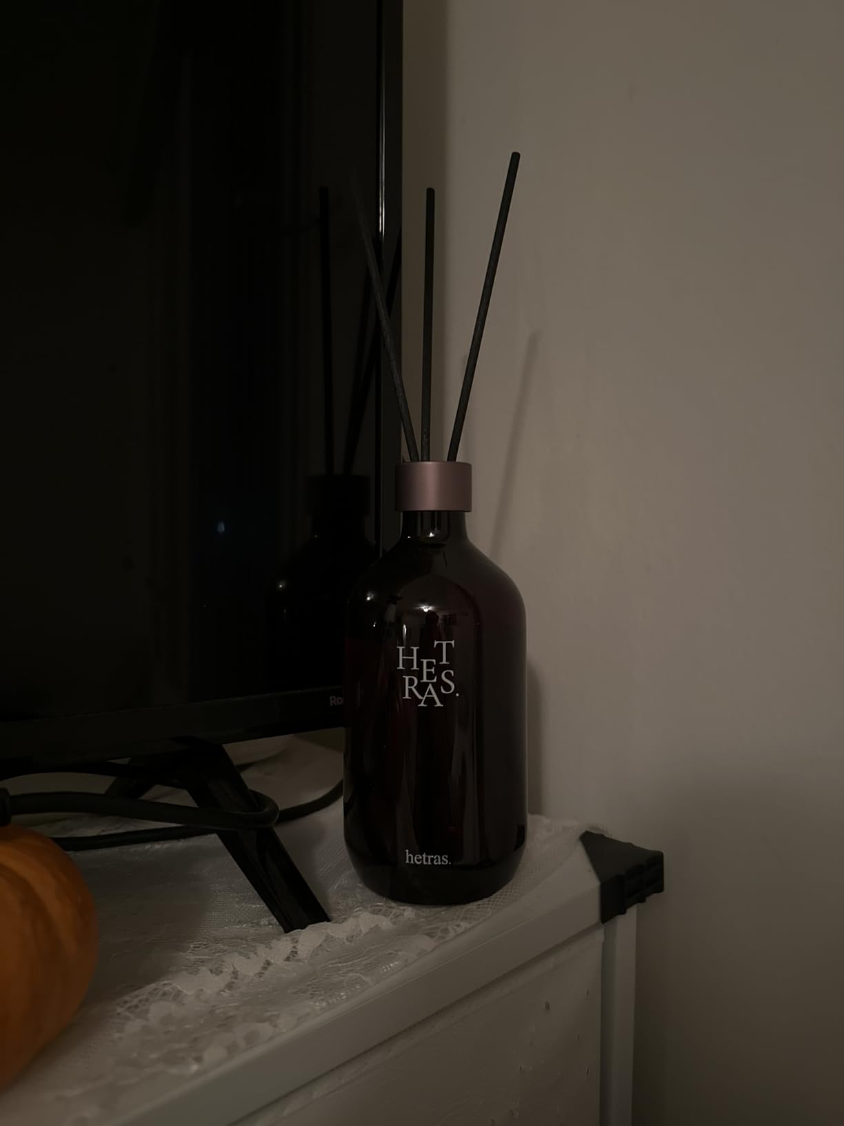 hetras Premium Reed Diffuser Set (Book Store Scent) - Large Capacity Value 2-Pack, 16.9 fl.oz (500ml) x 2 Bottles with 10 Reed Sticks Total, Woody & Hinoki Cypress Aroma, Luxury Decor & Gift customer photo 1