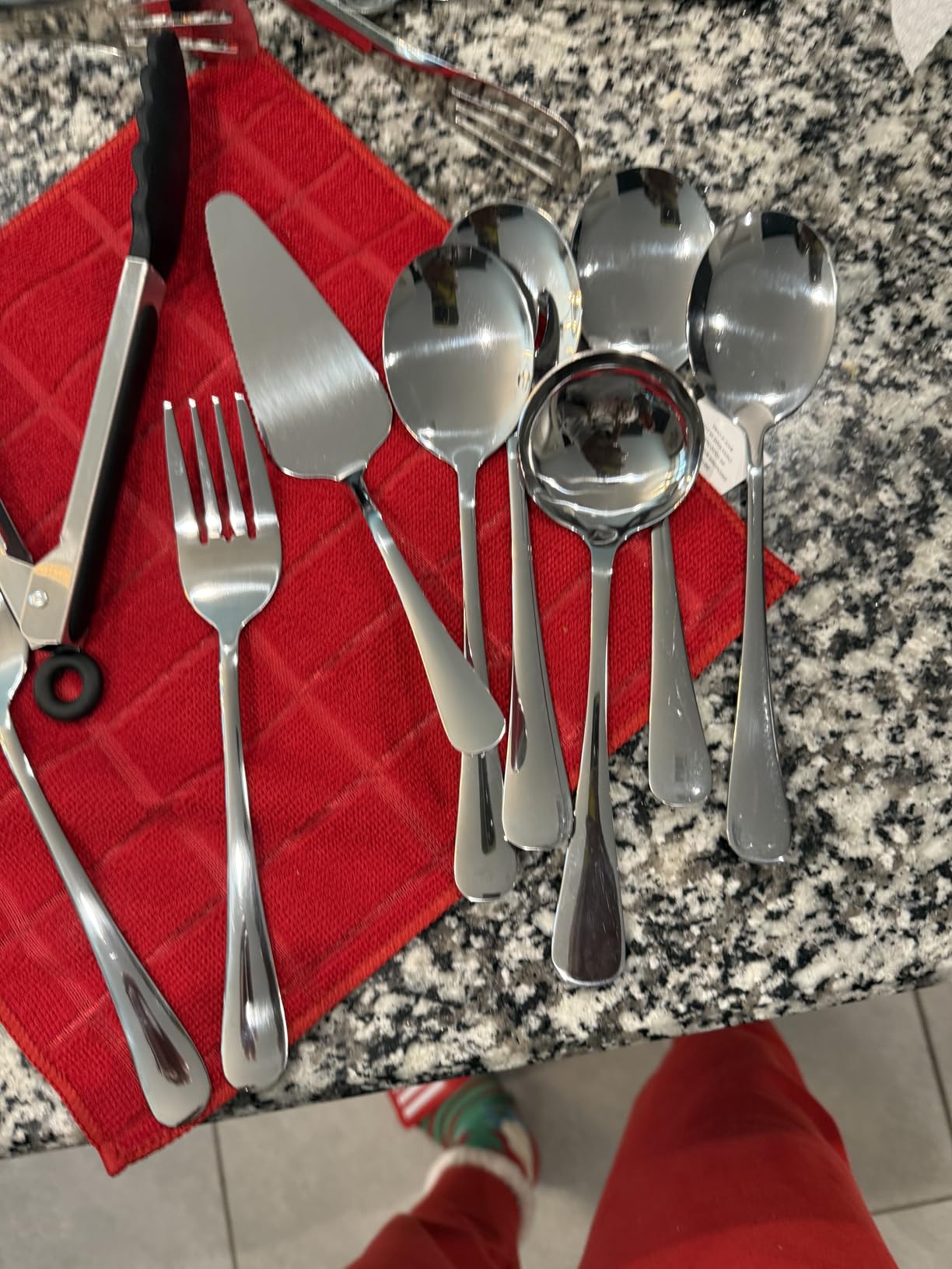 Serving Utensils Set for Partie, Silver Stainless Steel Metal Serveware Large Serving Spoons, Slotted Spoons, Forks, Tongs, Soup and Skimmer Spoon, Cake Server for Buffet, Catering, Entertaining 15pcs customer photo 1