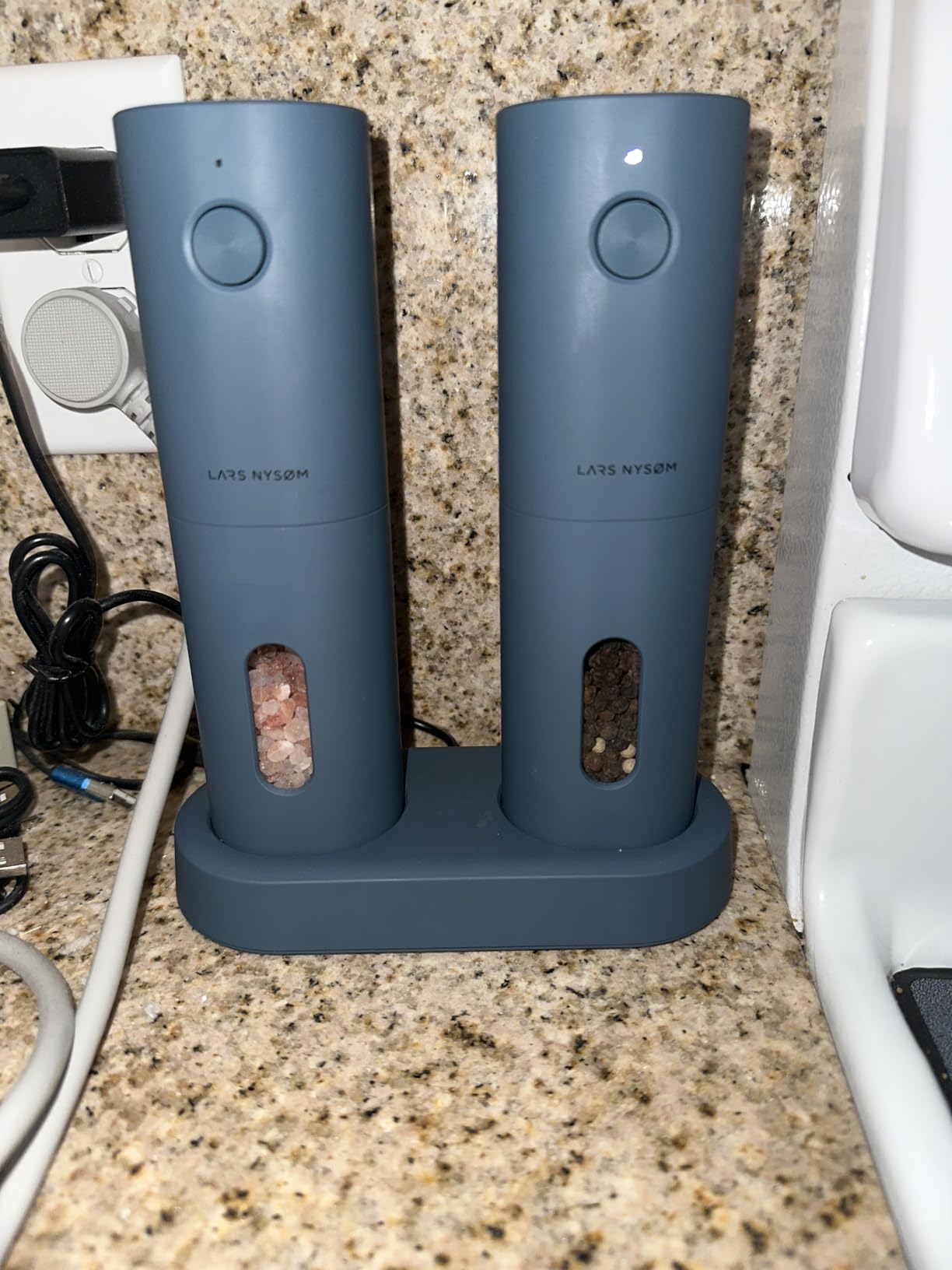 LARS NYSØM Electric Salt and Pepper Grinder Set - Salt and Pepper Mill Set customer photo 1