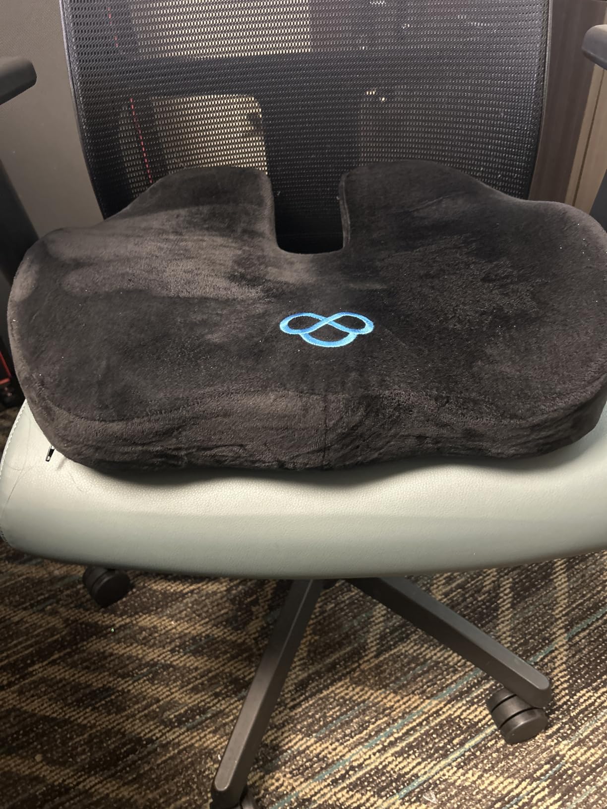 CushyOasis Seat Cushion, Gel Memory Foam Office Chair Cushions, (Black) | Anti-Slip Back & Removable Cover, Ergonomic Tailbone Support Seat Cushion, Memory Foam Seat Cushion for Office customer photo 1