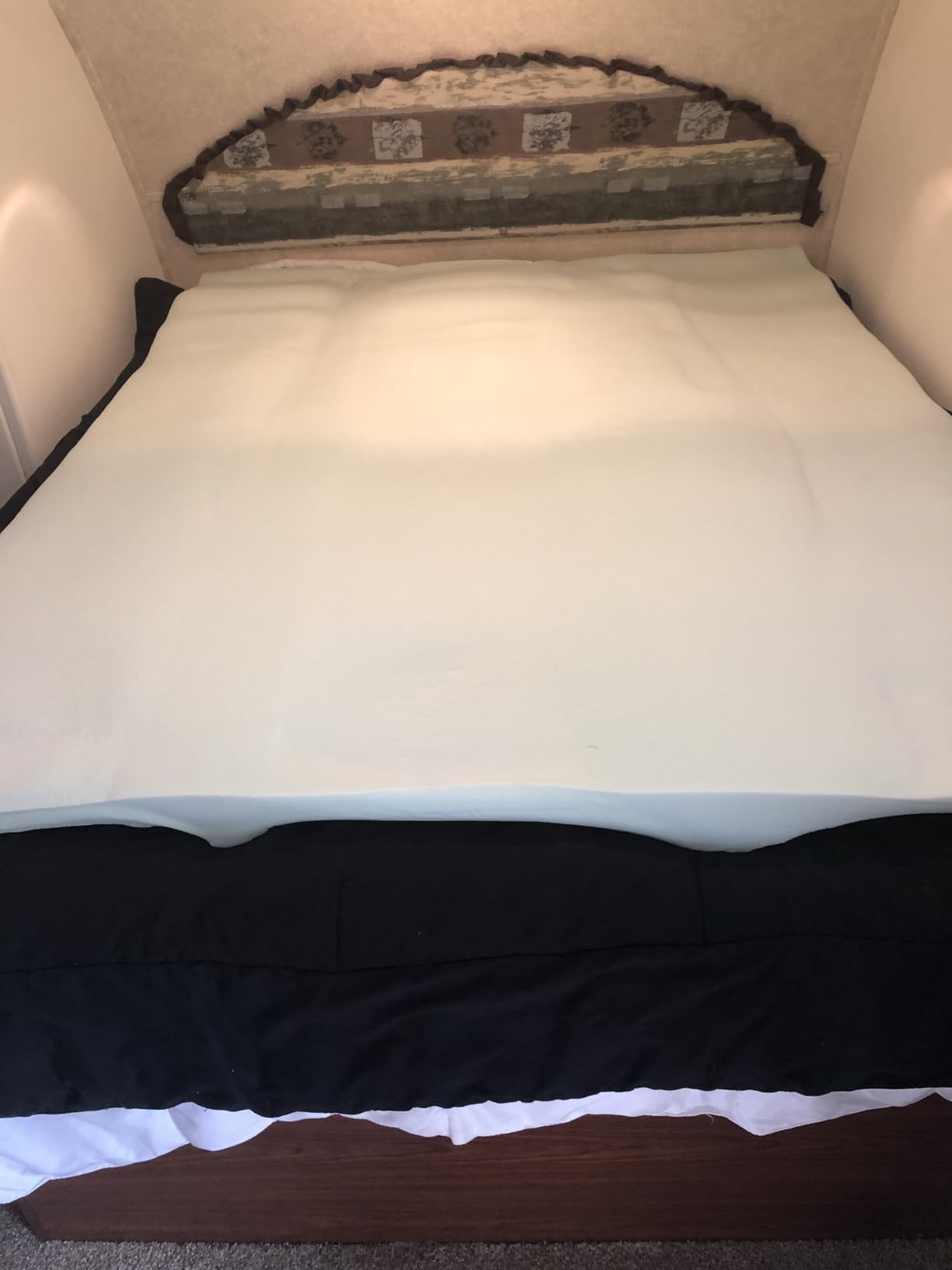 ZINUS 3 Inch Green Tea Memory Foam Mattress Topper, Pressure-Relieving Layer, Ideal for Back Pain Relief, Compact WONDERBOX Packaging, CertiPUR-US Certified, Queen customer photo 1