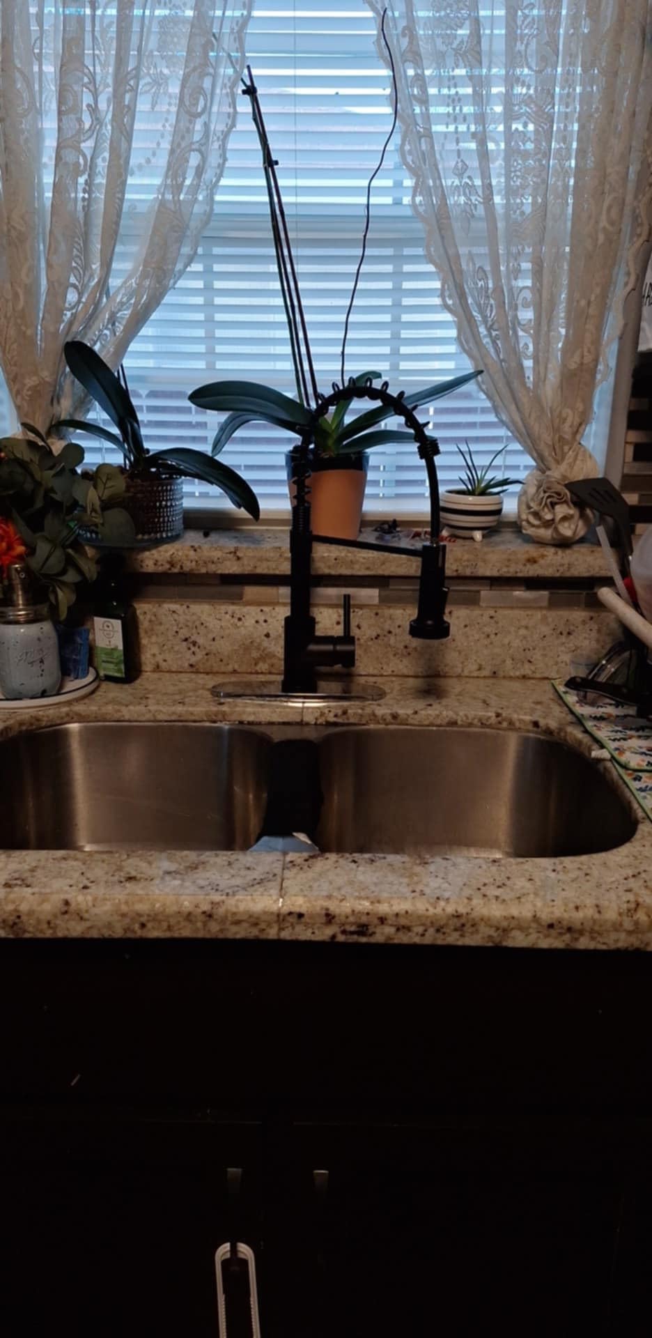 LUFEIDRA Touchless Kitchen Faucet with Pull Down Sprayer-Black Kitchen Faucet with Side Motion Sensor, Smart Hands-Free Spring Kitchen Sink Faucet for Modern Rv Outdoor Laundry Bar Sink, Matte Black customer photo 1