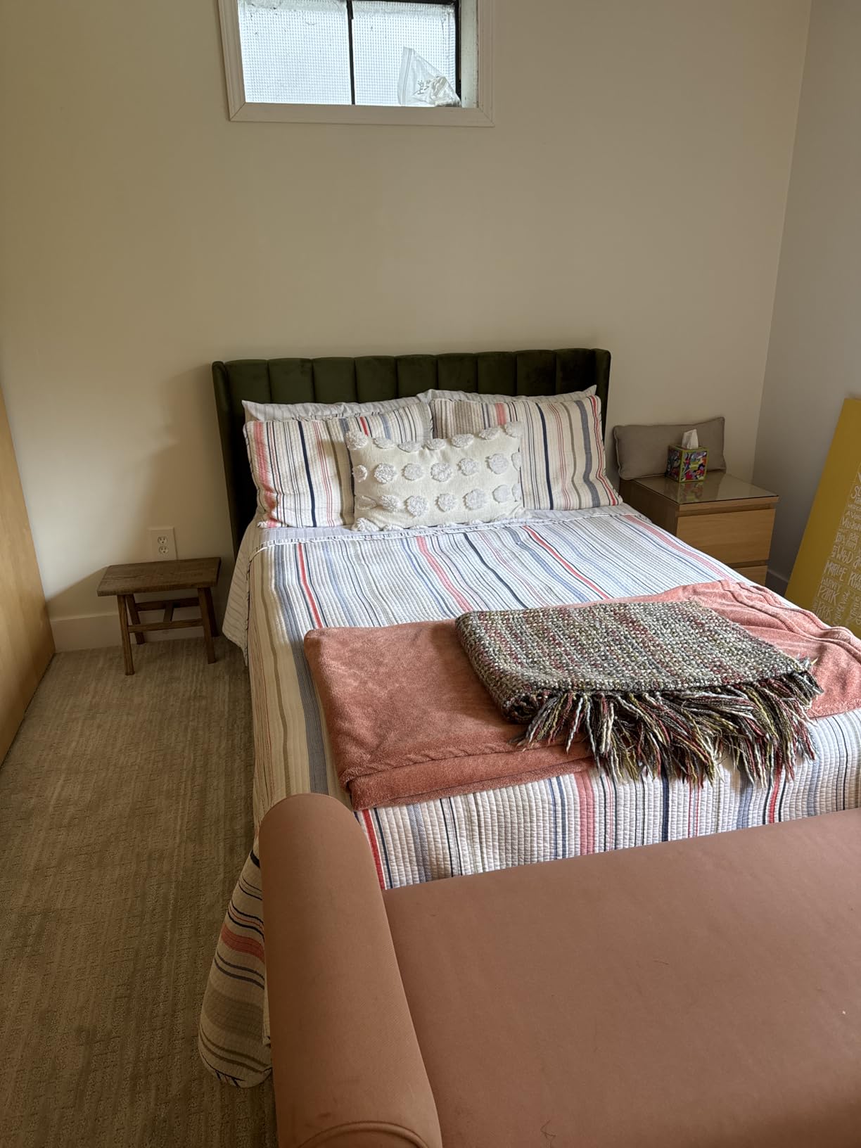 YUHUASHI King Bed Frame，Platform Bed with Upholstered Headboard，Grass Green customer photo 2
