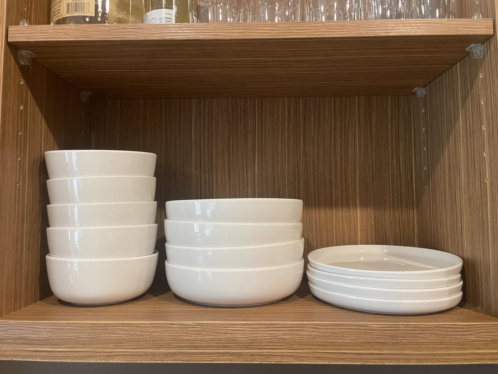 Gibson Home Oslo 16-Piece Porcelain Ceramic Chip & Scratch Resistant Dishes, Microwave & Dishwasher Safe, Plates and Bowls Dinnerware Set, White w/Blue Rim customer photo 1