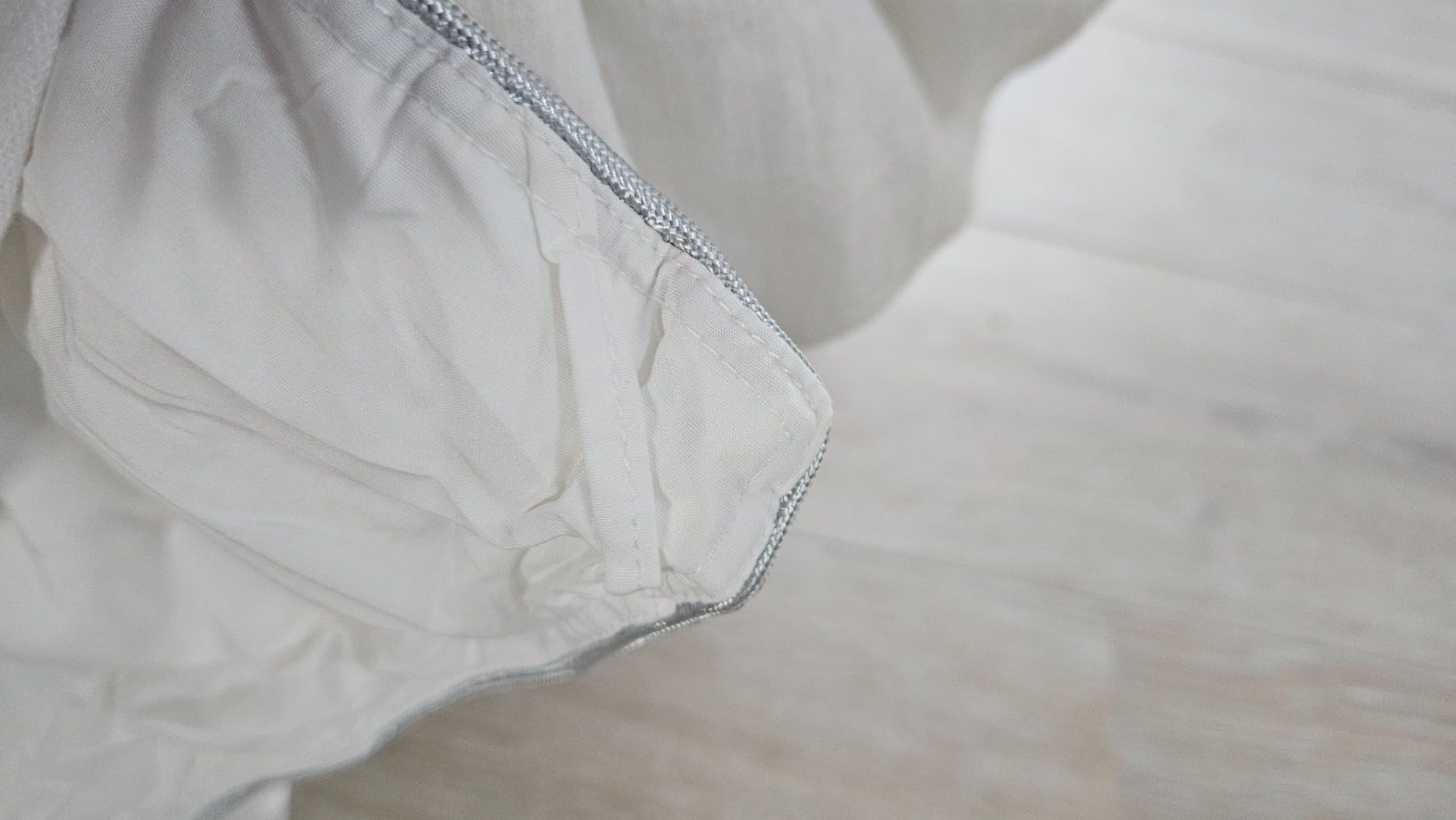 Olive + Crate Bamboo Comforter - Queen Size Duvet Insert, 88x90 | 100% Bamboo Viscose Outer Cover, Breathable Down Alternative Comforter, Hypoallergenic, All Seasons Plush Design - White customer photo 1