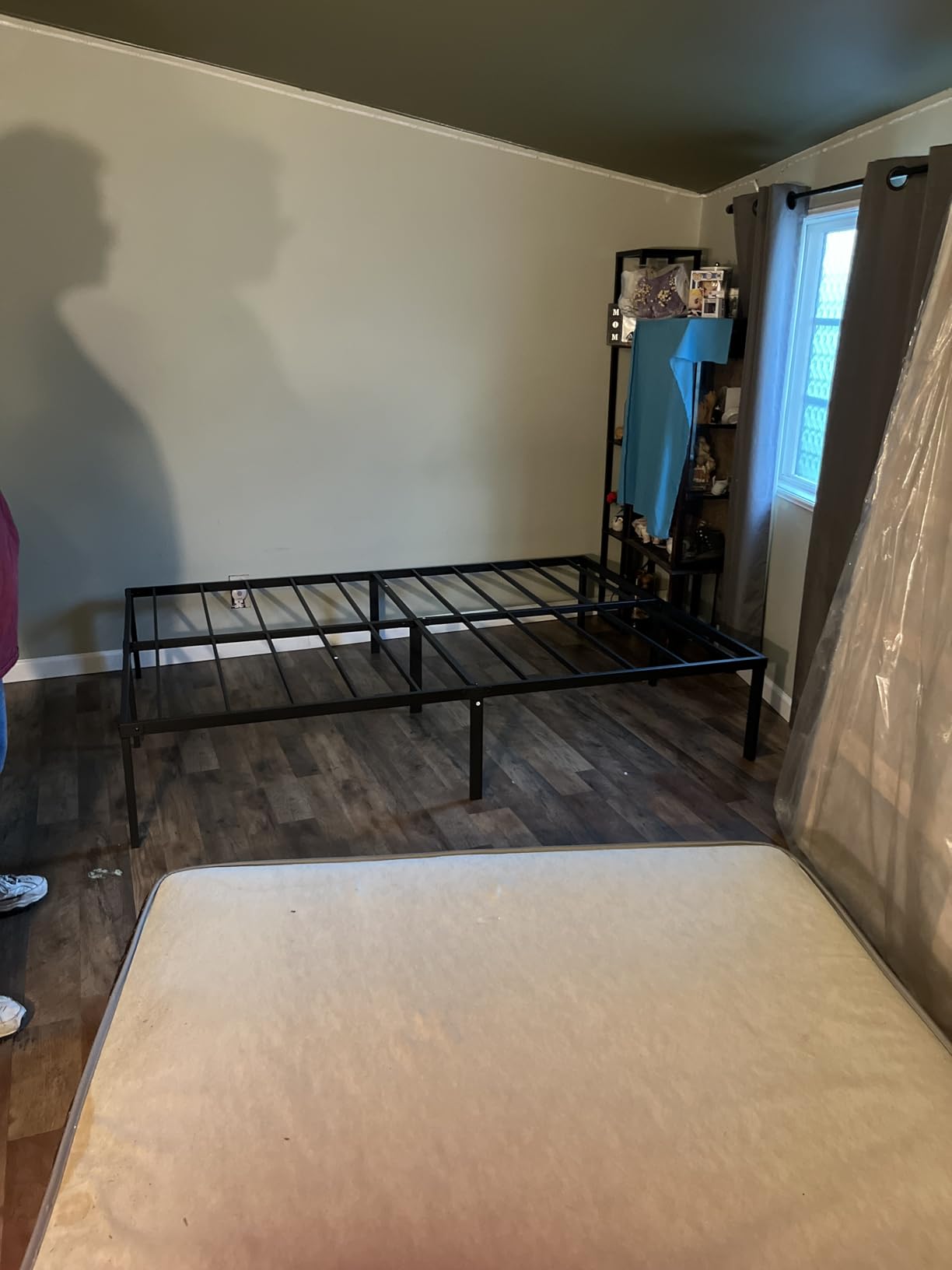 HLIPHA Metal Platform Bed Frame 18 Inch Tall,No Box Spring Needed,King Size Bed with Heavy Duty Strong Support Slats,Easy to Assemble,Black customer photo 2