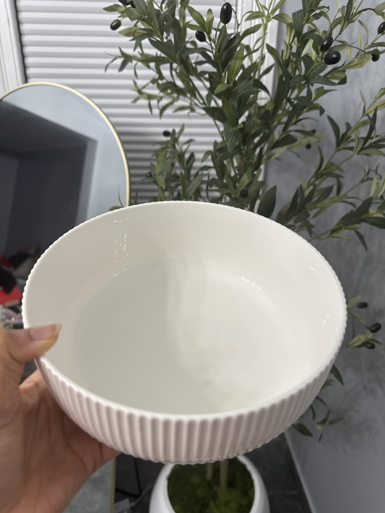 Mfacoy 2 Pack Salad Bowl, 8 inch 60 oz Large Serving Bowl Set, Deep Bowl for Kitchen, White Ceramic Bowl Set for Soup, Cereal, Ramen, Pasta, Salad, Dishwasher & Microwave Safe, Easy Clean customer photo 1