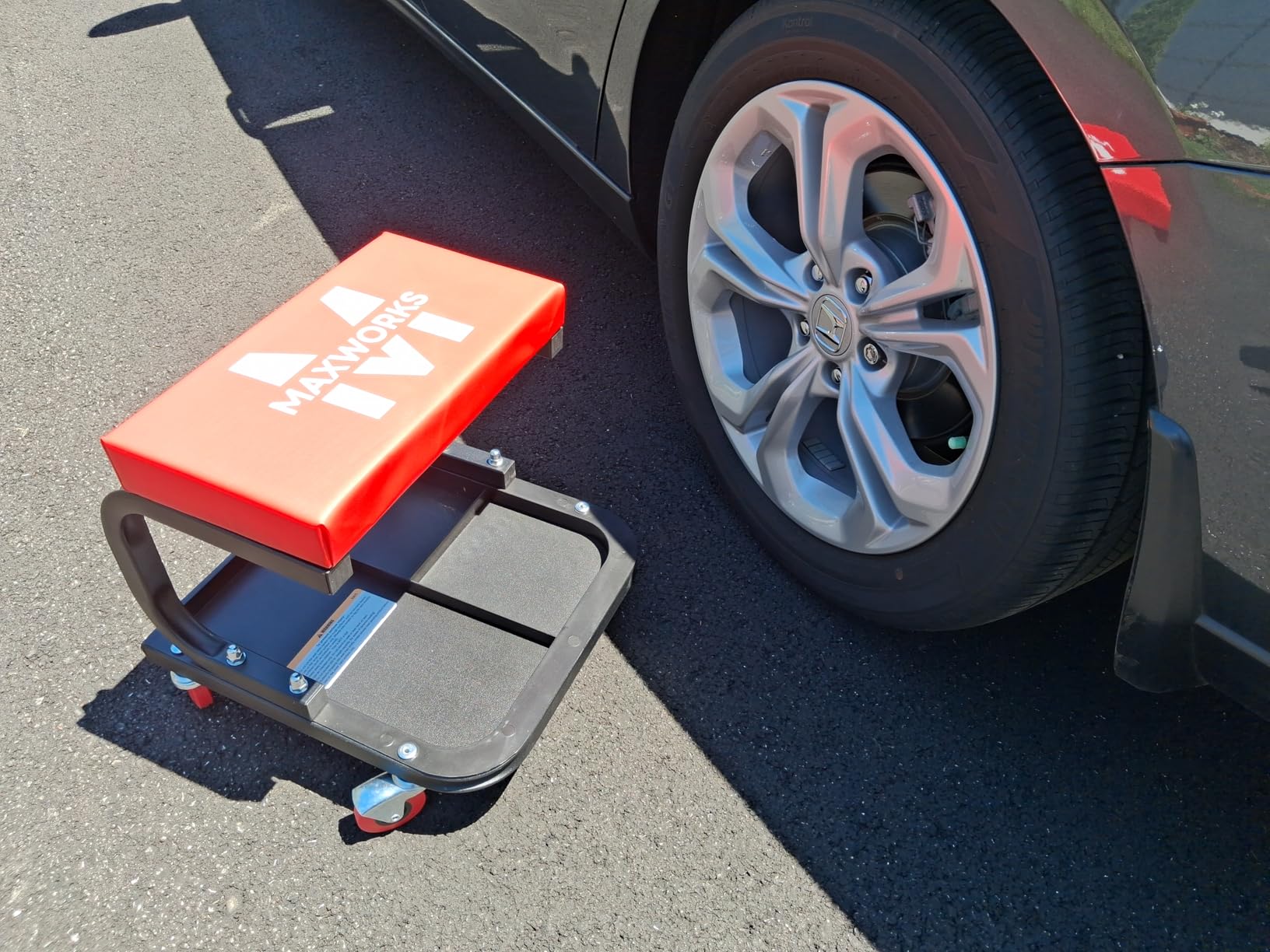 MaxWorks Mechanics Roller Seat - Heavy Duty 250 lb Capacity Rolling Creeper Stool with Padded Seat & 3-Section Tool Tray for Garage & Auto Repair (50875) customer photo 2