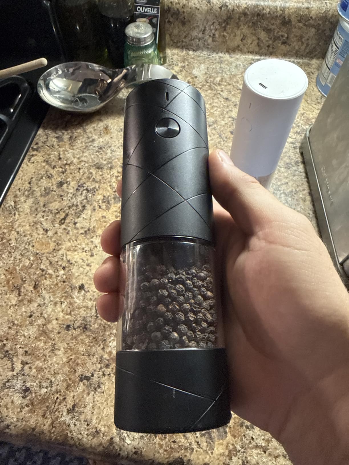 Rechargeable Electric Salt and Pepper Grinder Set, Automatic Salt and Pepper Shakers, Adjustable Coarseness Pepper Grinder with Led Kitchen and Home Appliances Gifts for Women(Blackwhite) customer photo 1