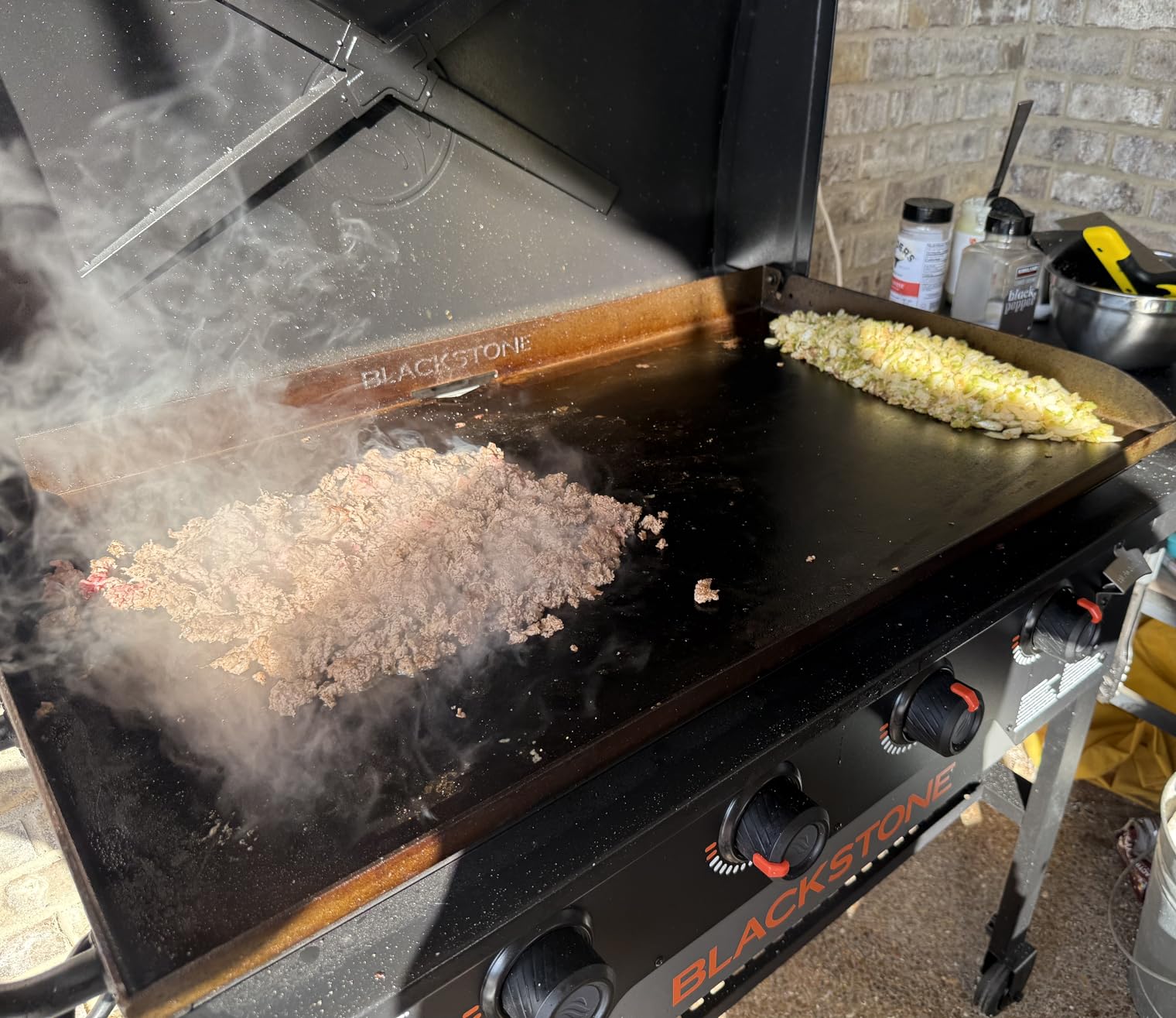 Blackstone 2322 Original Portable Griddle with Built-in Hood, 36 Inch | 4 Burner Propane Griddle, Extendable Side Shelf customer photo 1