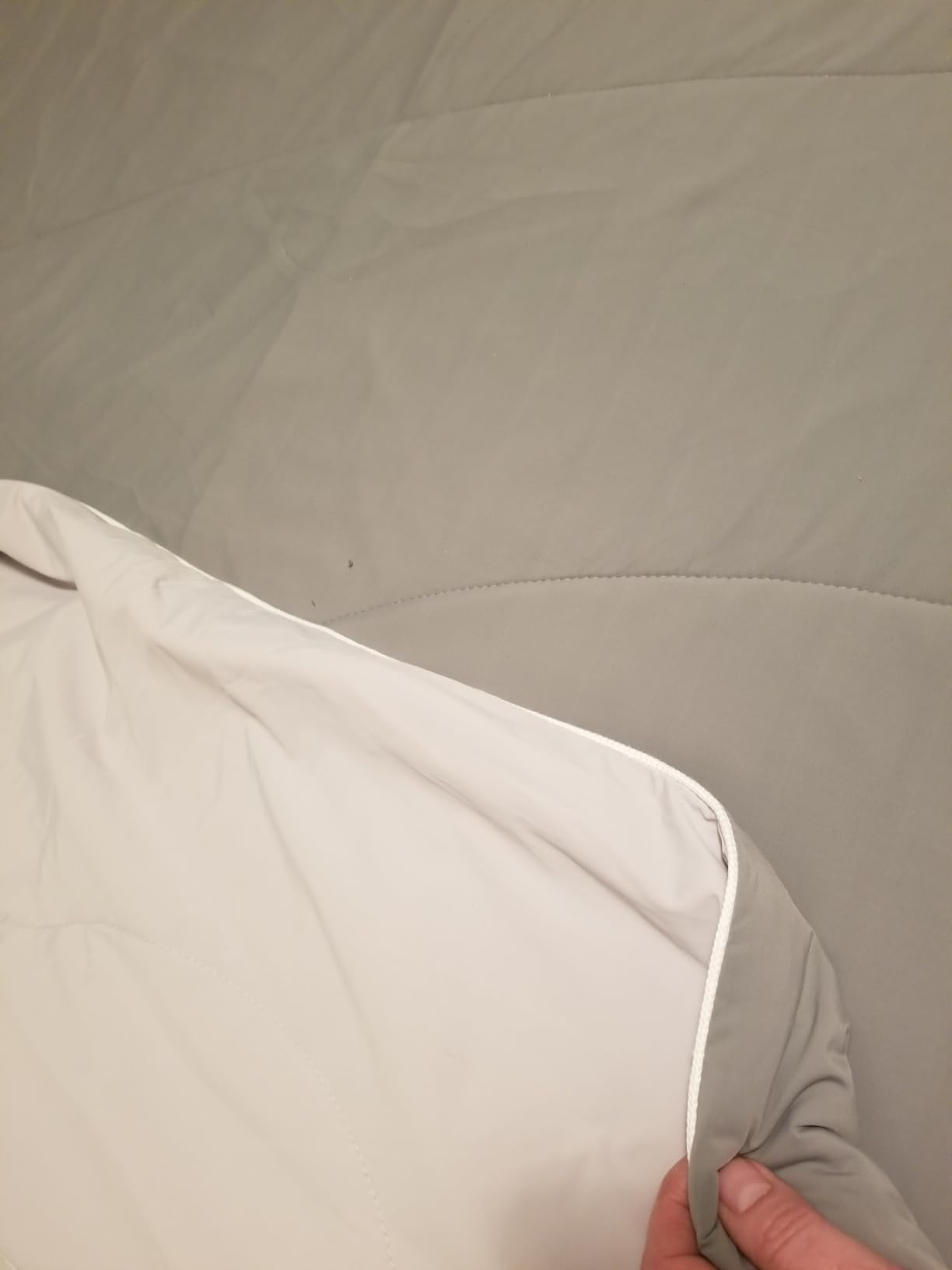 ACCURATEX Cooling Comforter Queen Size, Cool Blanket for Hot Sleepers,90x90 customer photo 2