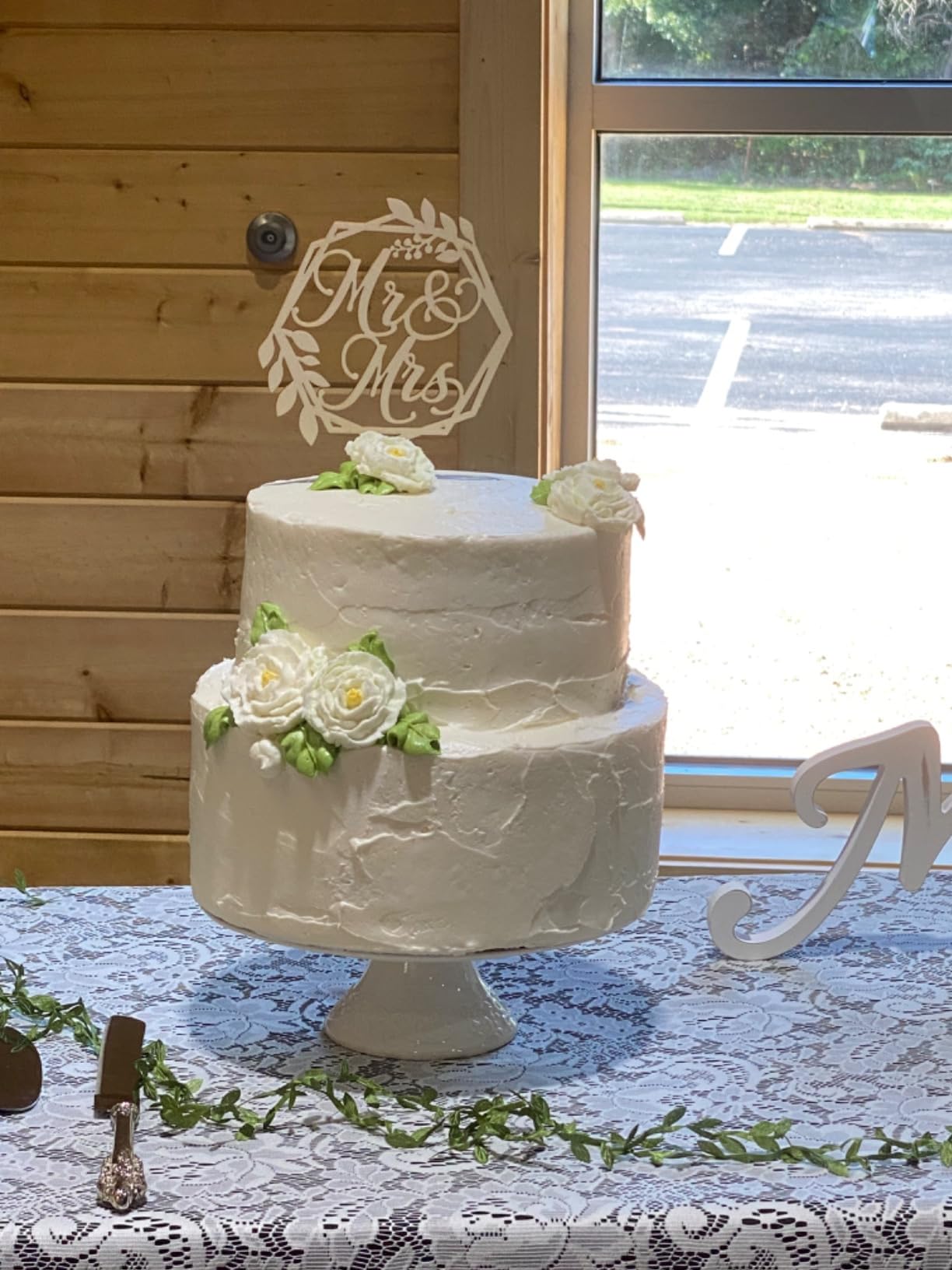 Gomakren White Wedding Cake Stand for Smaller Than 10 Inch Cakes, Vintage customer photo 2