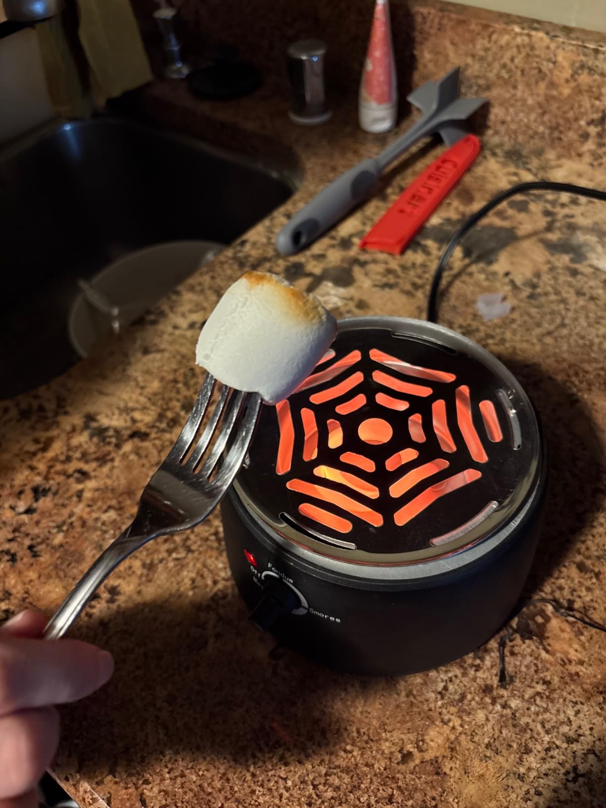 2 in 1 Electric S’mores Maker & Fondue Pot, Tabletop Indoor Smores kit with 4 Roasting Forks, 4 Detachable Trays & 1 Flameless Temperature-controlled Heater, Movie Night Supplies & Housewarming Gifts customer photo 1