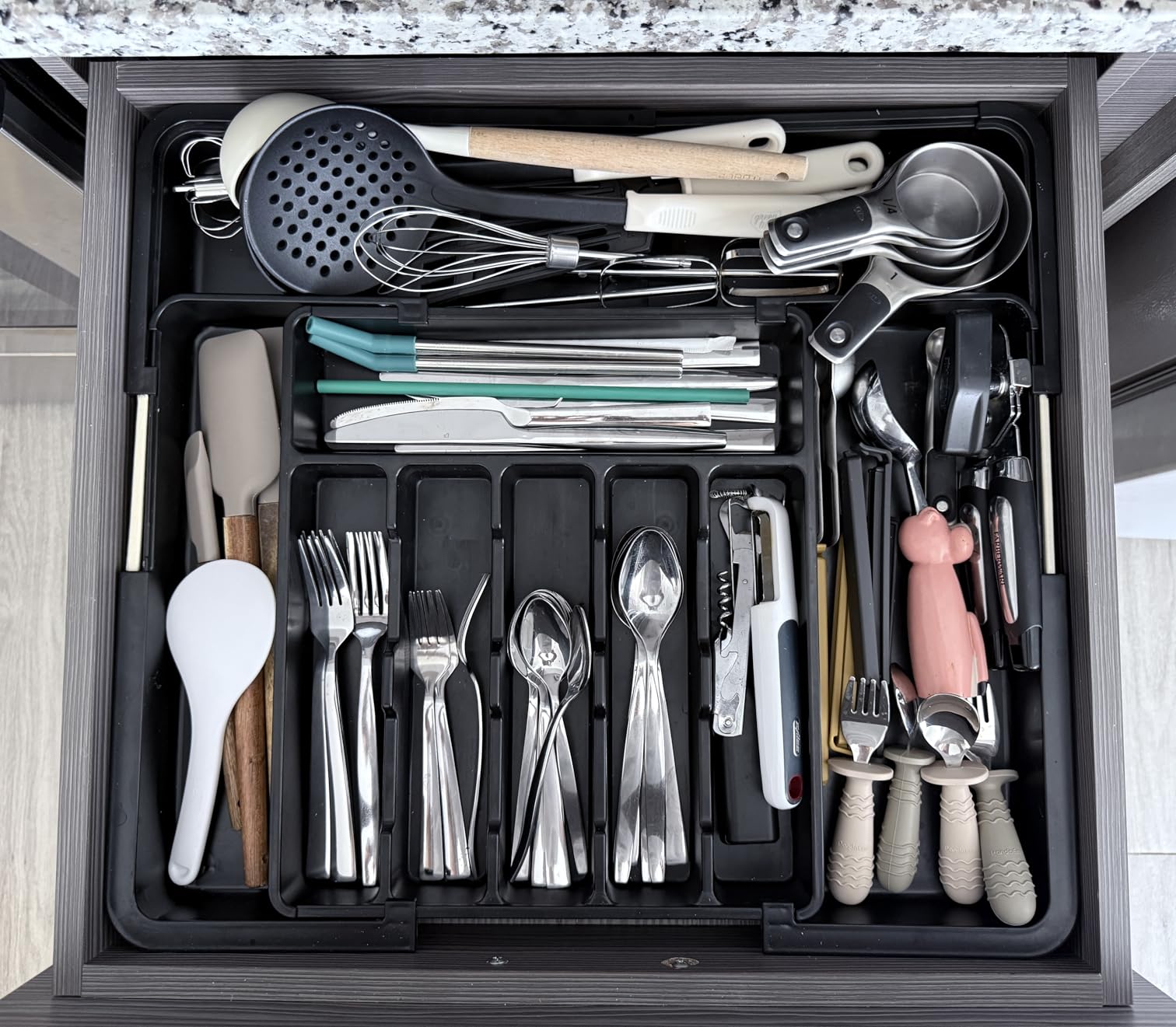 Homecor Silverware Organizer - Expandable Large Kitchen Drawer Organizer Utensil Organizer with 2 Removable Knife Blocks, 22