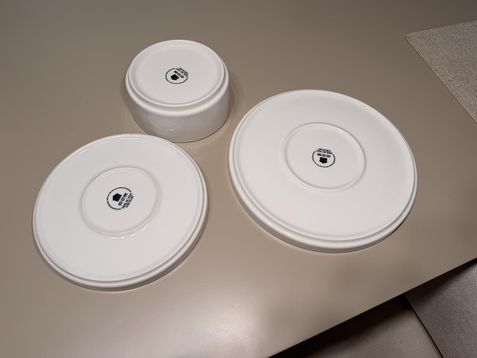 MALACASA 24 Pieces Porcelain Dinnerware Set, Modern White Dish Set for 6, Premium Serving Plates and Bowls Sets, Chip and Scratch Resistant Dishware Sets Kitchen Dishes Dining Ware Set, Series LEAH customer photo 2