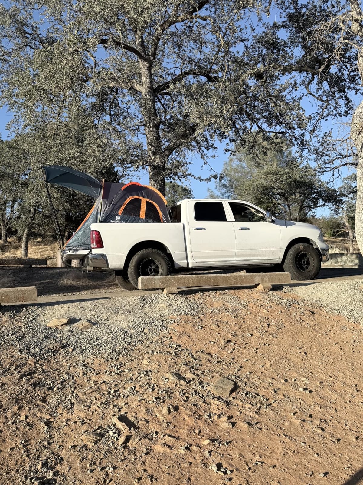 Umbrauto Truck Bed Tent with Awning: 5.5-5.8FT PU3000mm Waterproof Tailgate Pickup Truck Tents, Easy Set-up for 2 Person, Fits Full Size Short Bed, Chevy, Dodge, Ford, GMC, Green customer photo 2