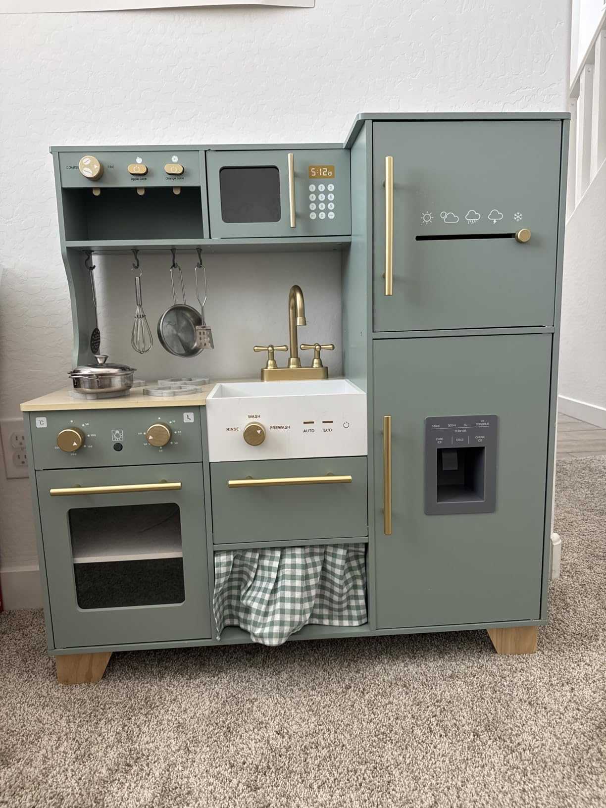 ROBUD Play Kitchen Set, Wooden Play Kitchen customer photo 2