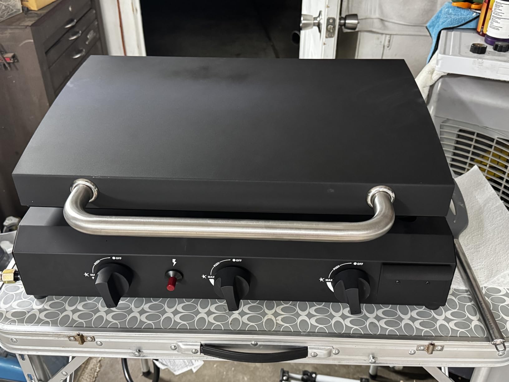 SKOK 3 Burners Outdoor Tabletop Gas Griddle with Hood, Flat Top Grill | 3 Burners Portable Propane Griddle for Kitchen, Outdoor Tailgating BBQ, Camping, Picnicking, 45,000 BTU Output customer photo 2