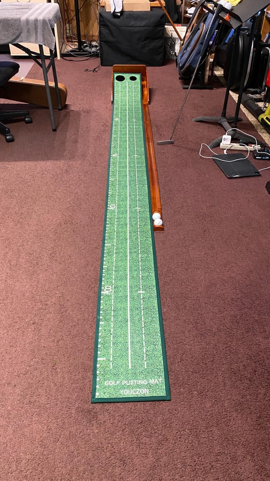 YOUCZON Putting Green Indoor,Golf Putting Mat,Premium Crystal Velvet Surface, Practice Putting mat, Perfect Training Aid & Gift for Golf Lovers Christmas customer photo 1