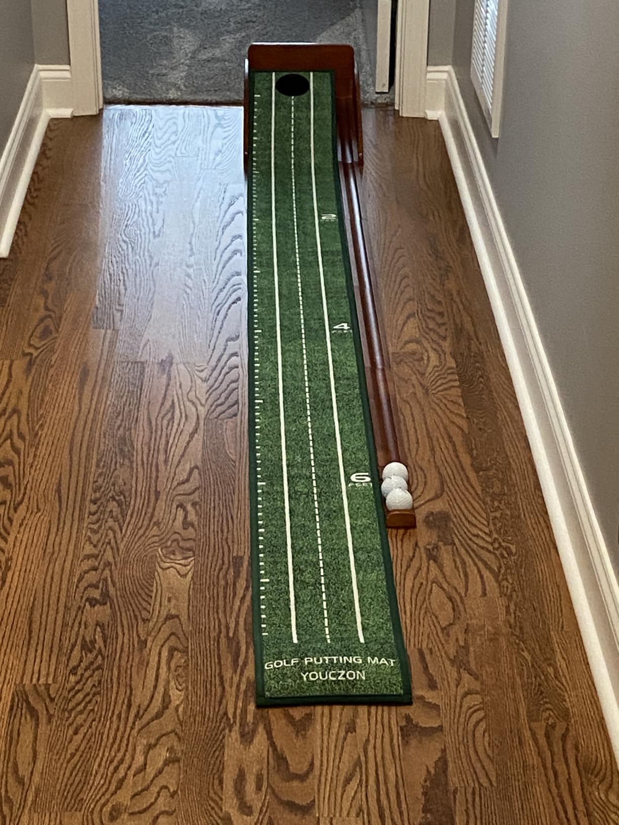 YOUCZON Putting Green Indoor,Golf Putting Mat,Premium Crystal Velvet Surface, Practice Putting mat, Perfect Training Aid & Gift for Golf Lovers Christmas customer photo 2