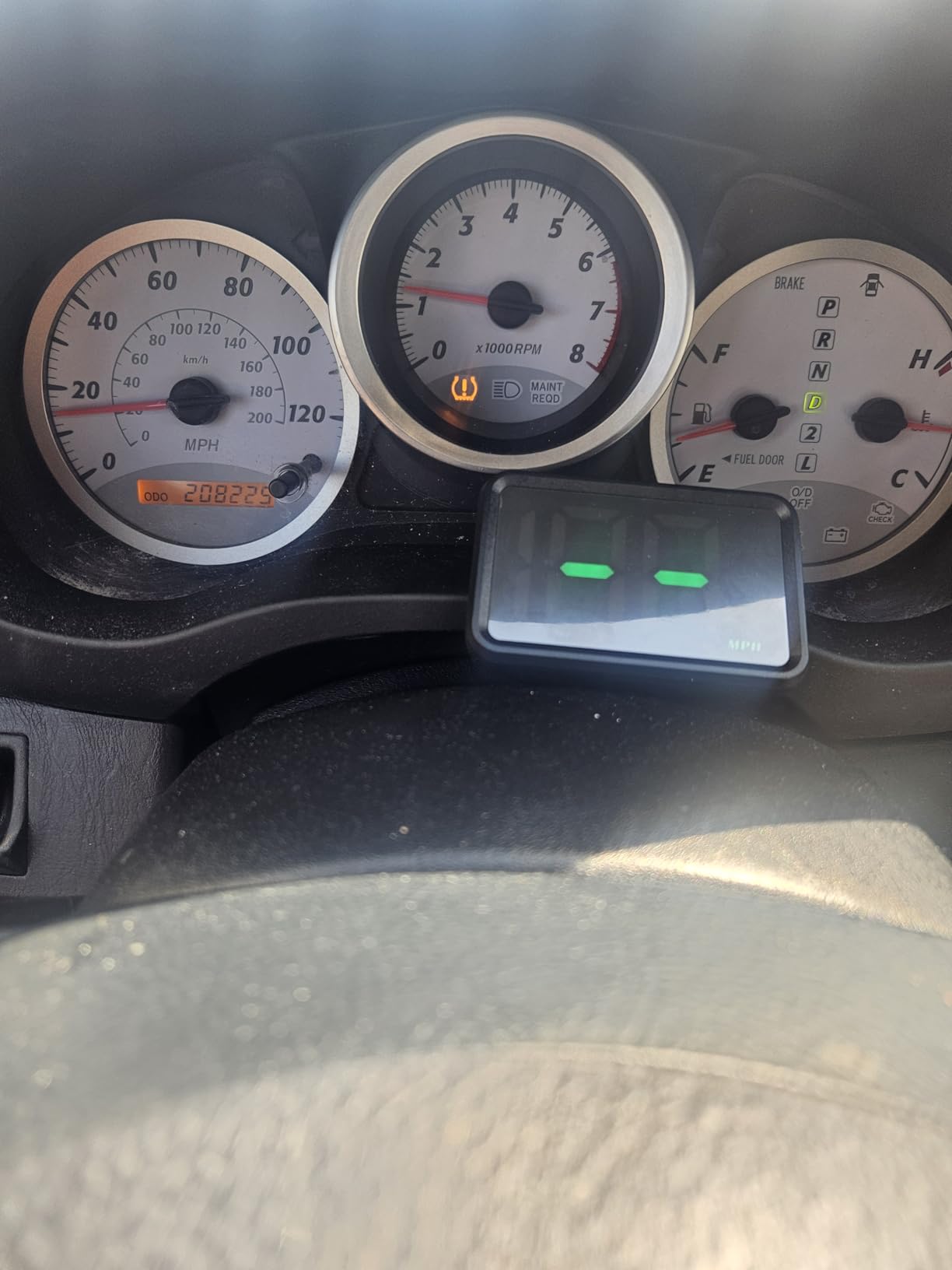 Heads Up Display for Cars Windshield with MPH Speed,HUD Display Digital Speedometer for Car Used USB Plug,Universal GPS Speedometer for Car Accessories Fit for Cars SUVs Trucks （MP/H） customer photo 2