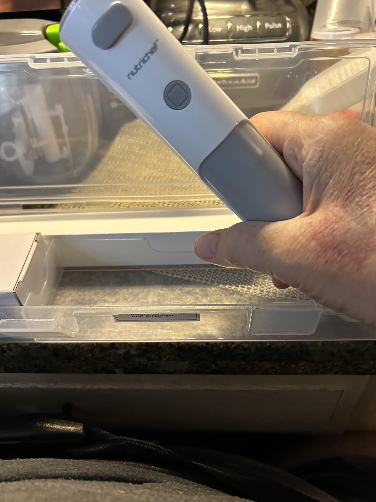 NutriChef Cordless Electric Knife | Easy to Use Constant ON/OFF Safety Function | Lightweight Kitchen Knife | Carve Turkey, Meats, Poultry, Bread & Cheese | 11.42’’ Stainless Steel Blades | Black customer photo 1
