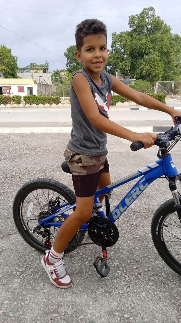 Glerc 20 24 26 Inch Kids Mountain Bike for Boys and Girls Ages 6+ Years customer photo 2