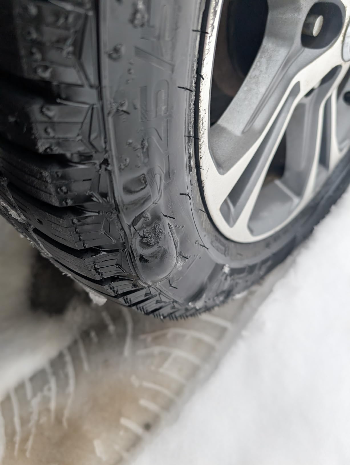 Armstrong Ski-Trac S 205/65R16 95T SL Winter (Studdable) Tire customer photo 1