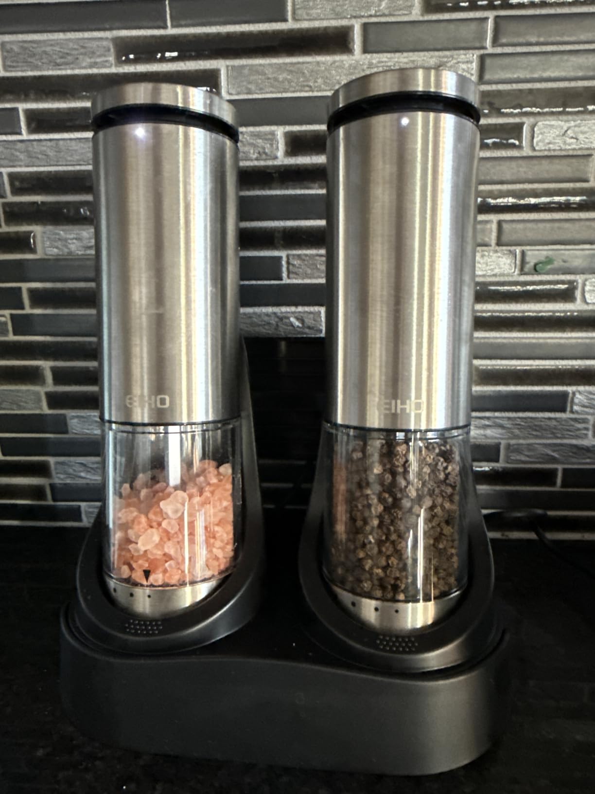 EIHO Electric Salt and Pepper Grinder Set USB Rechargeable, Upgraded External Adjustable Coarseness, Stainless Steel Automatic Salt and Pepper Shakers Mills with LED Light, House Warming Cooking Gifts customer photo 2