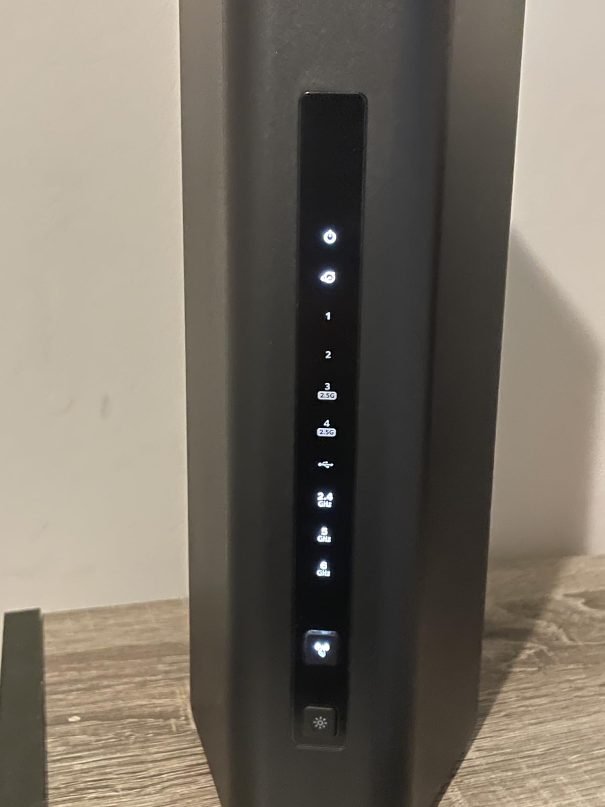 NETGEAR Nighthawk WiFi 7 Router (BE9300) - Router Only, 9.3Gbps Wireless Speed, 2.5 Gigabit Internet Port, Tri-Band for Gaming, Covers 2,500 sq. ft., 100 Devices, VPN - Free Expert Help customer photo 2