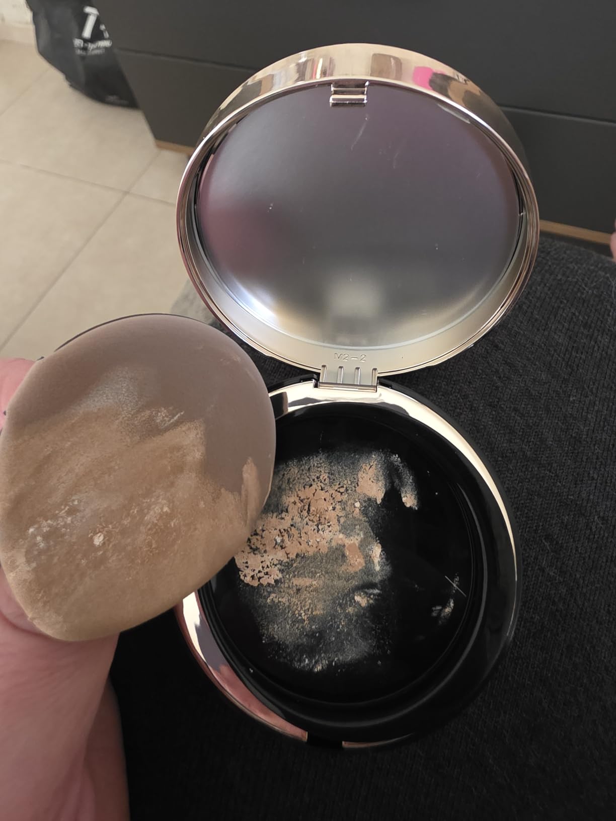 AGE20'S Signature Essence Pact SPF 50+ | Pack of 1 | 23W BEIGE | Cream Foundation, Dewy Finish, Natural Coverage | Korean Cushion Foundation customer photo 2