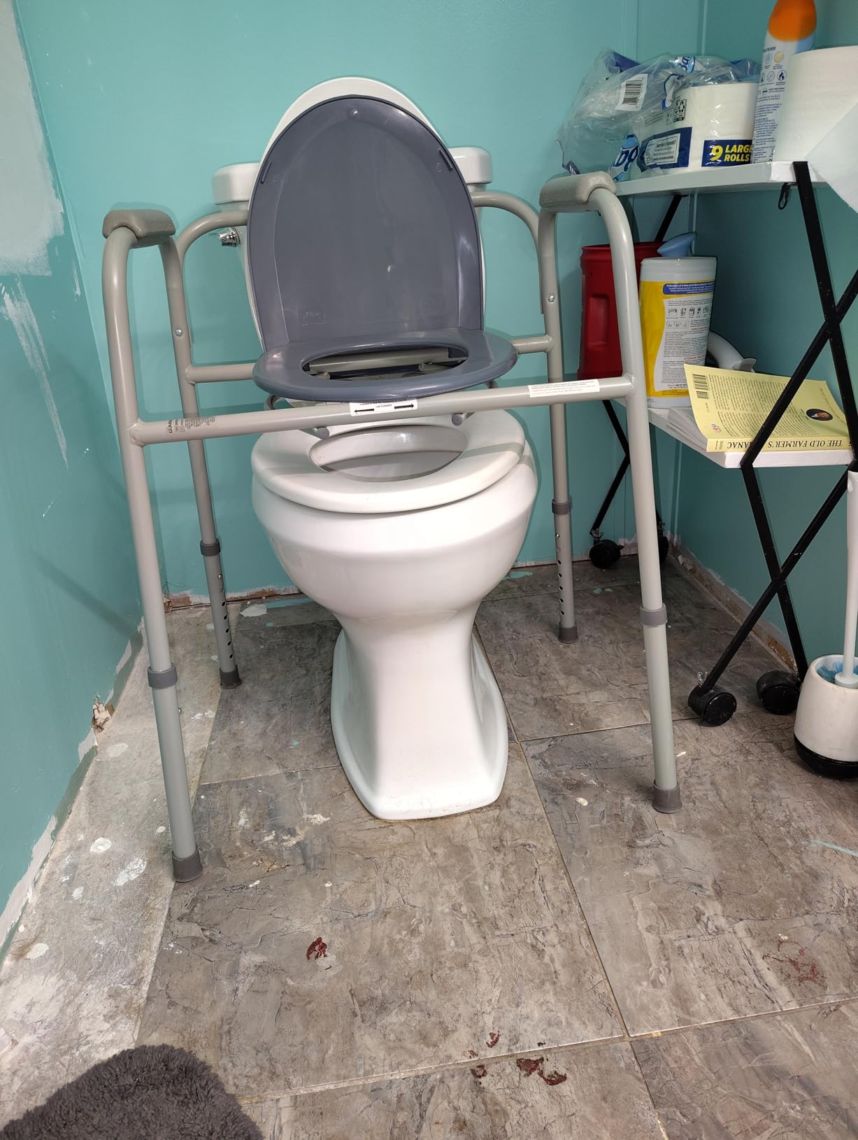 soundfuse Heavy Duty Raised Toilet Seat with Handles for Senior, 400 lbs customer photo 1