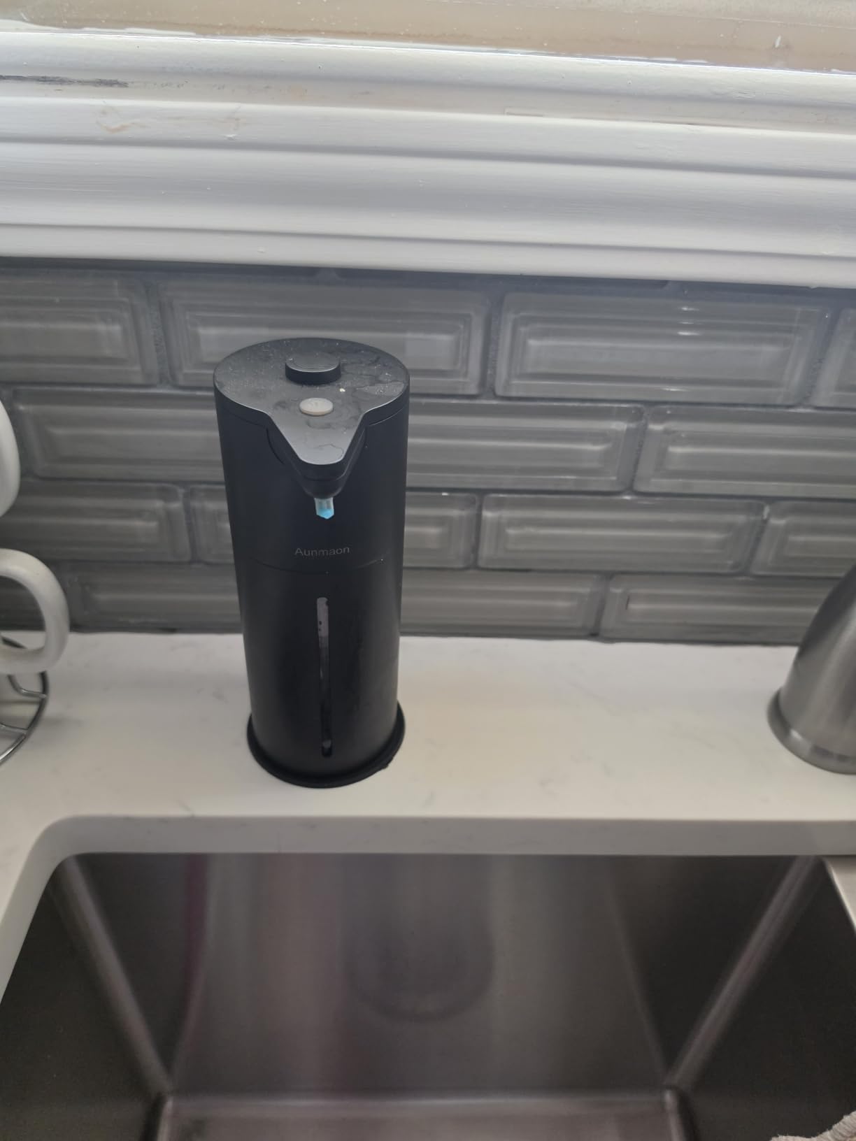 Aunmaon Automatic Soap Dispenser Touchless, Modern, Kitchen & Bathroom, Hands-Free, Adjustable Volume, Long Battery Life, Compatible with Thick & Thin Soap, Easy for Toddlers, Clog-Free, White customer photo 1