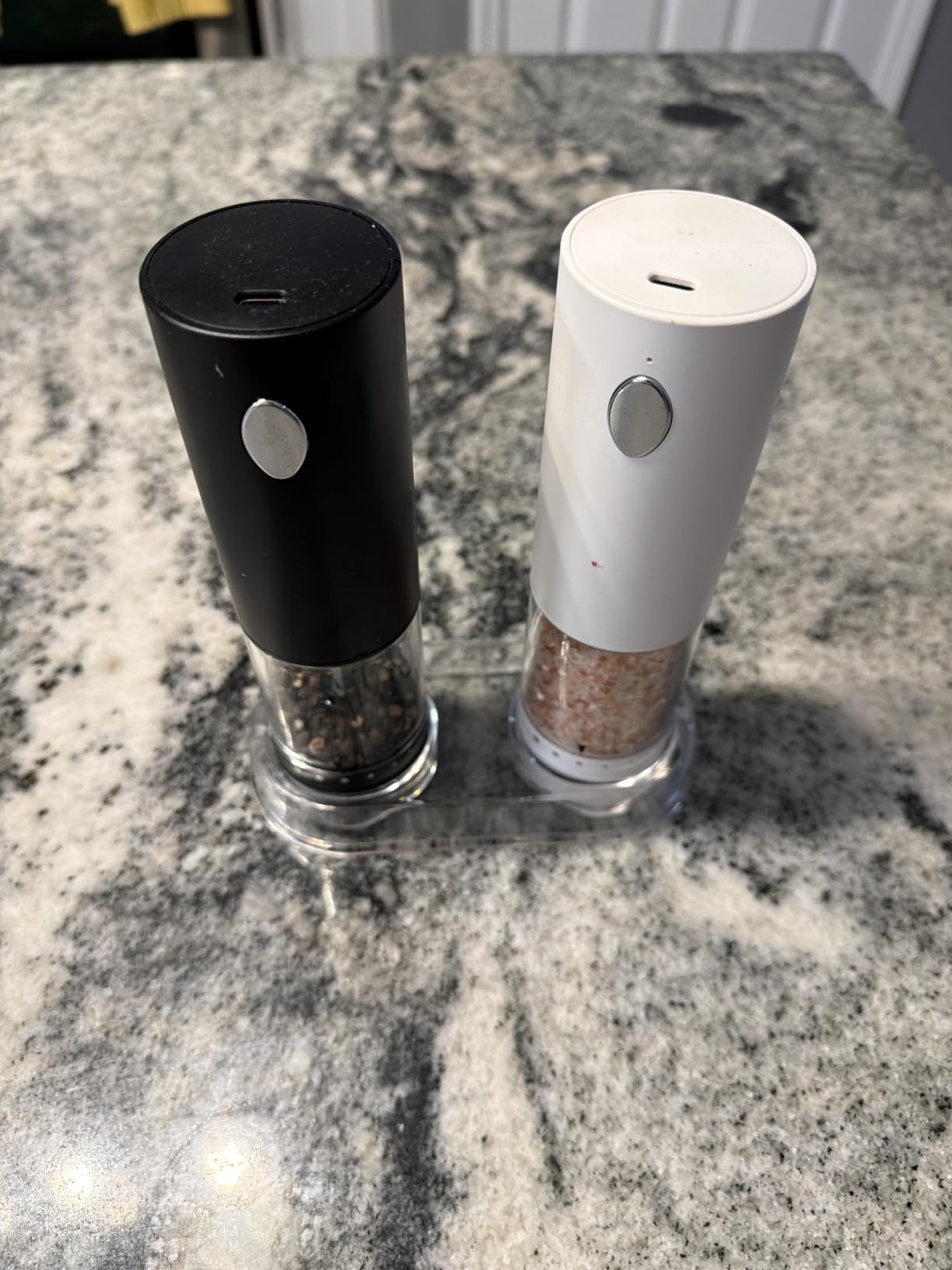 CIRCLE JOY Electric Salt and Pepper Grinder Set Rechargeable Stainless Steel Salt and Pepper Shakers with LED Light and Storage Base, External Adjustable Coarseness for Hygienic Easy Use customer photo 2