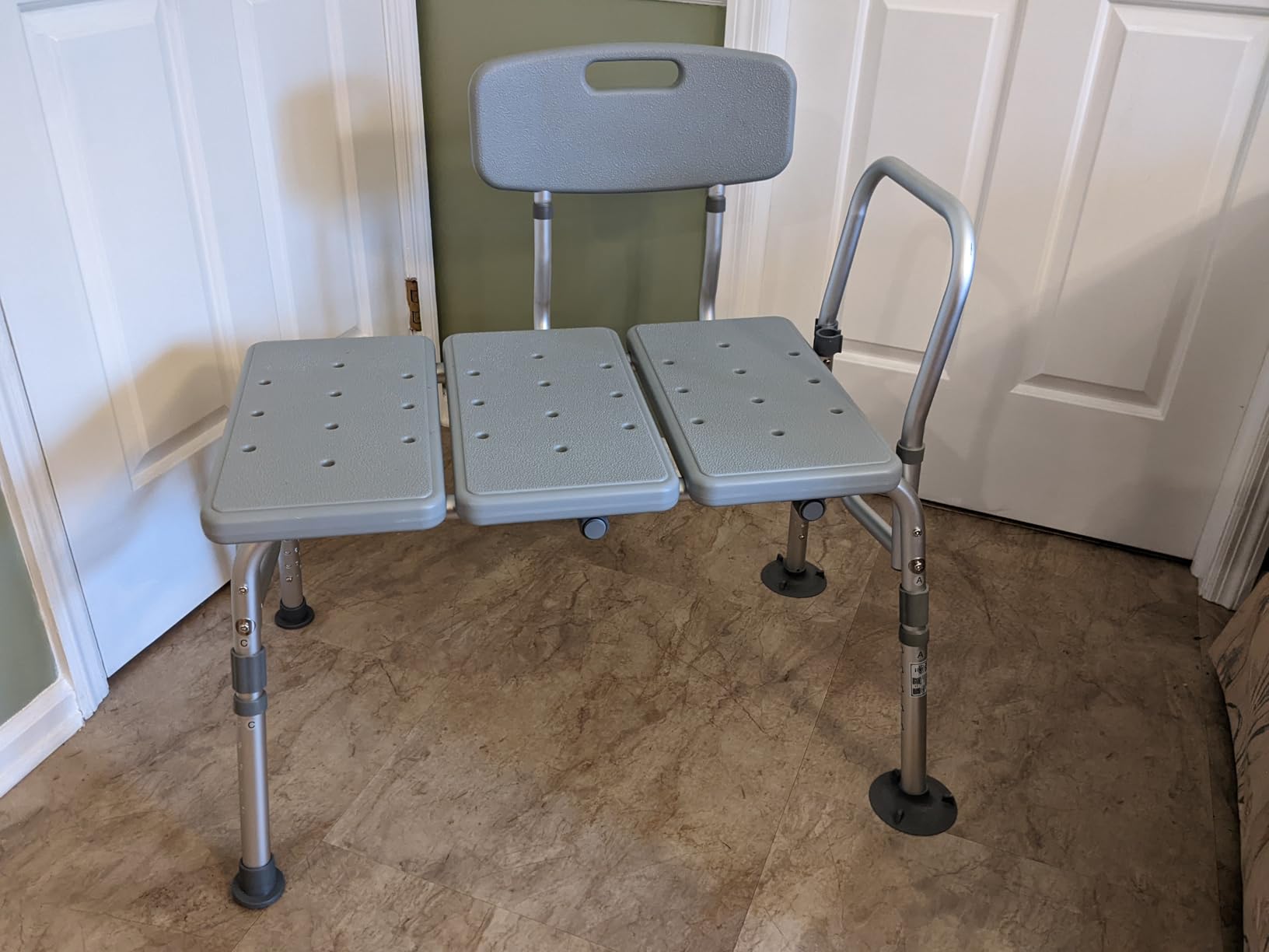 HOMLAND Tub Transfer Bench with Backrest for Bathtub, Height Adjustable customer photo 2