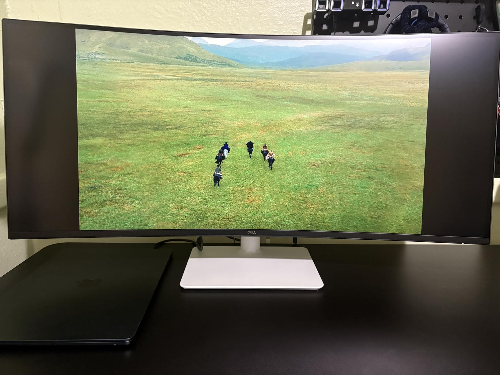 Dell 34 Monitor S3425DW, WQHD VA, 120Hz, FreeSync Premium, Eye Comfort | HDR10, Anti-Glare, 300 cd/m2 Brightness, 3,000:1 Contrast, 95% DCI-P3, 2x10W Speakers, USB-C 65W Power Delivery customer photo 1