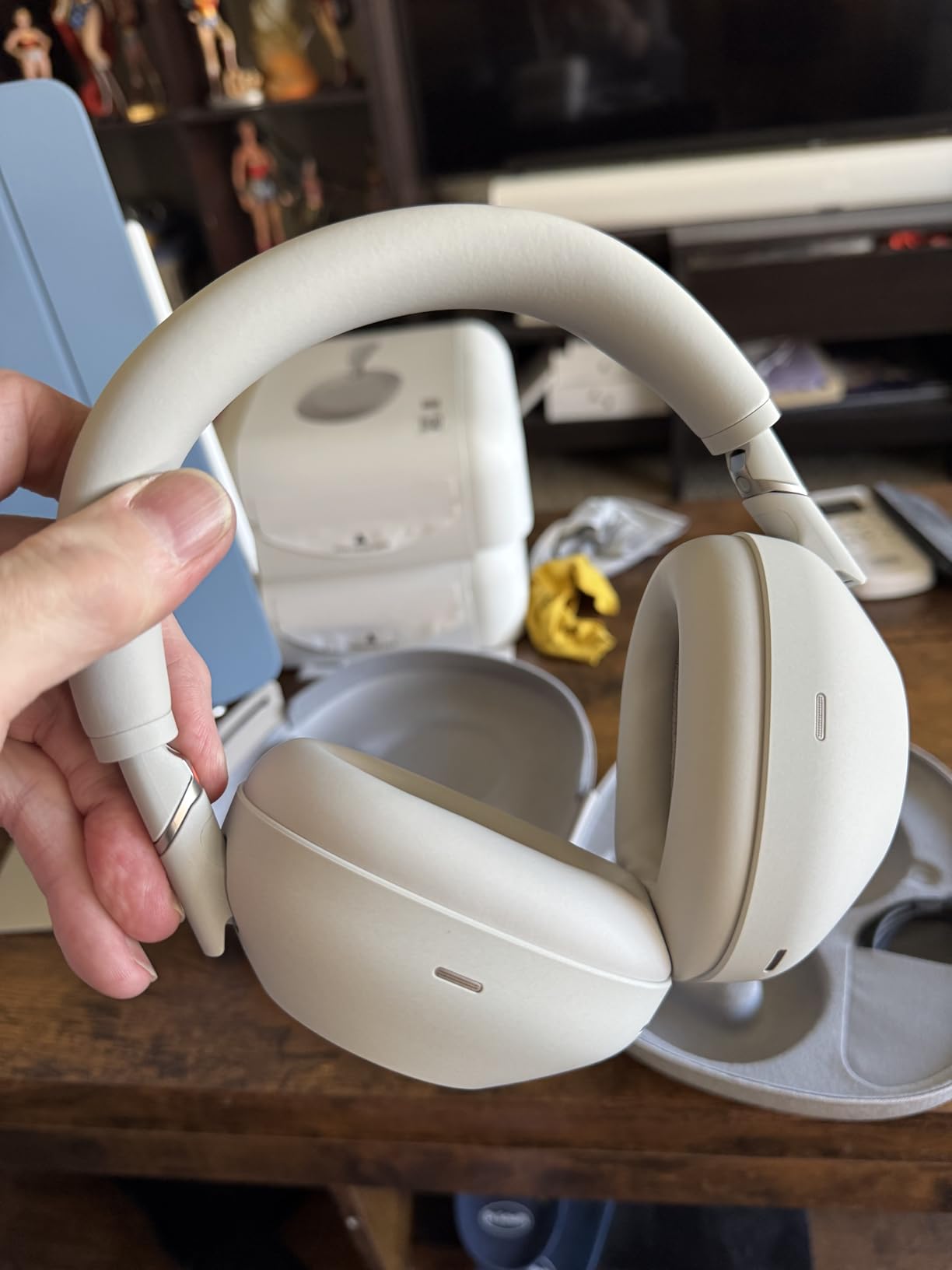 Sony WH-1000XM6 The Best Noise Cancelling Wireless Headphones Midnight Blue customer photo 2